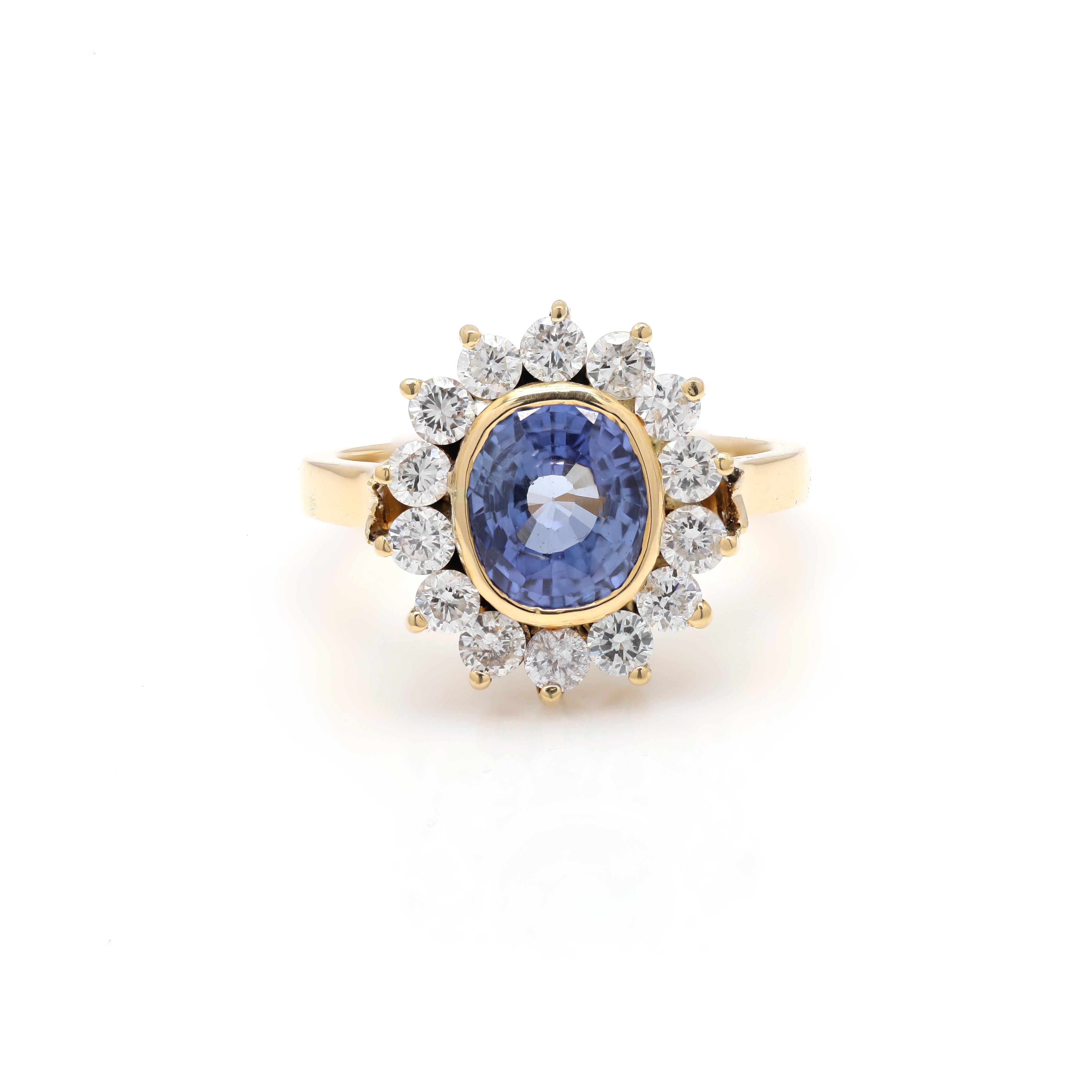 For Sale:  3ct Oval Deep Blue Sapphire Wedding Women Ring with Diamond in 18k Yellow Gold 3