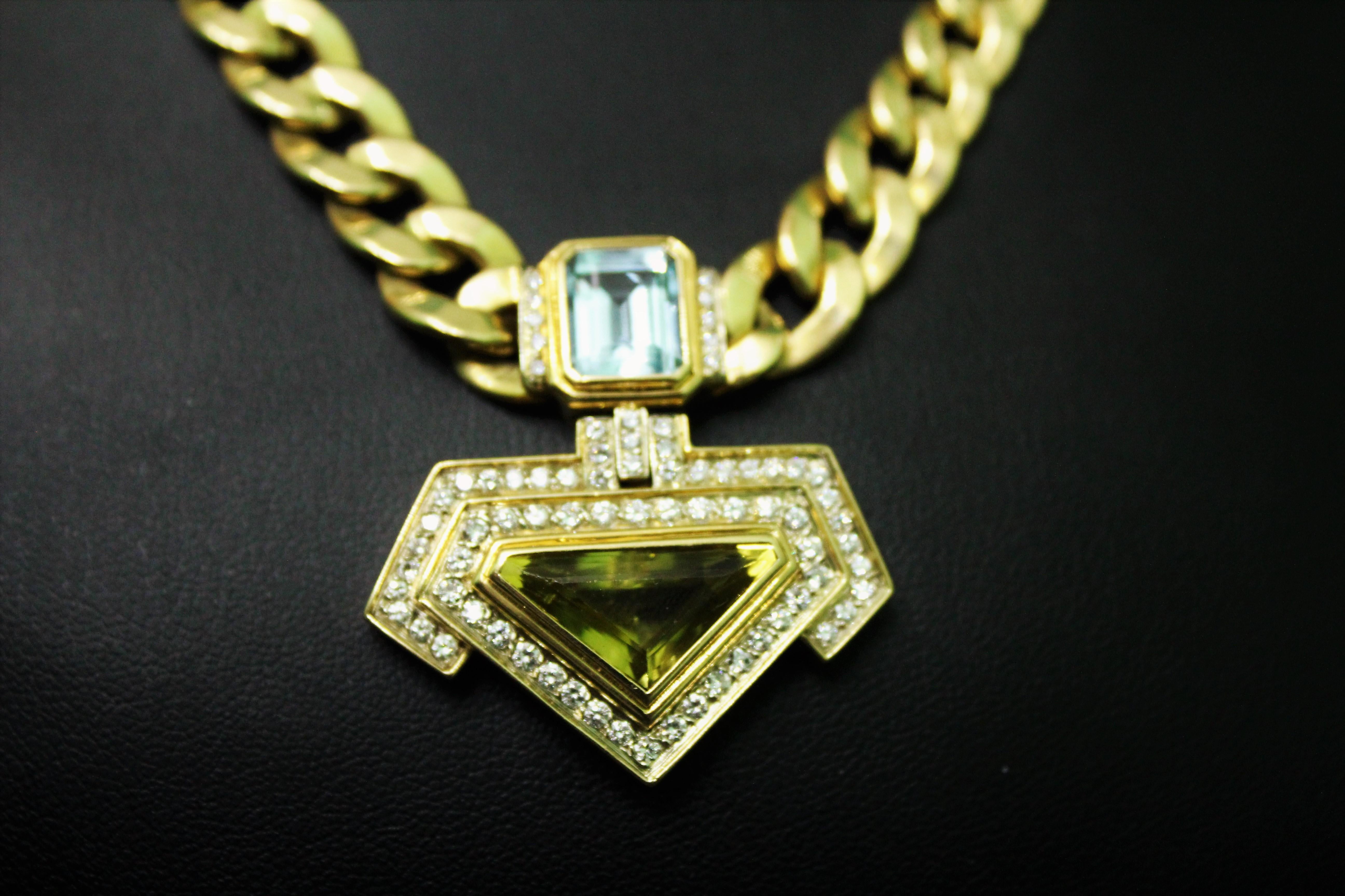 3 Ct. Topaz 4.5 Ct Quartz 2 Ct Diamonds G/H VS 18K Gold Pendant Necklace, 1980s For Sale 1