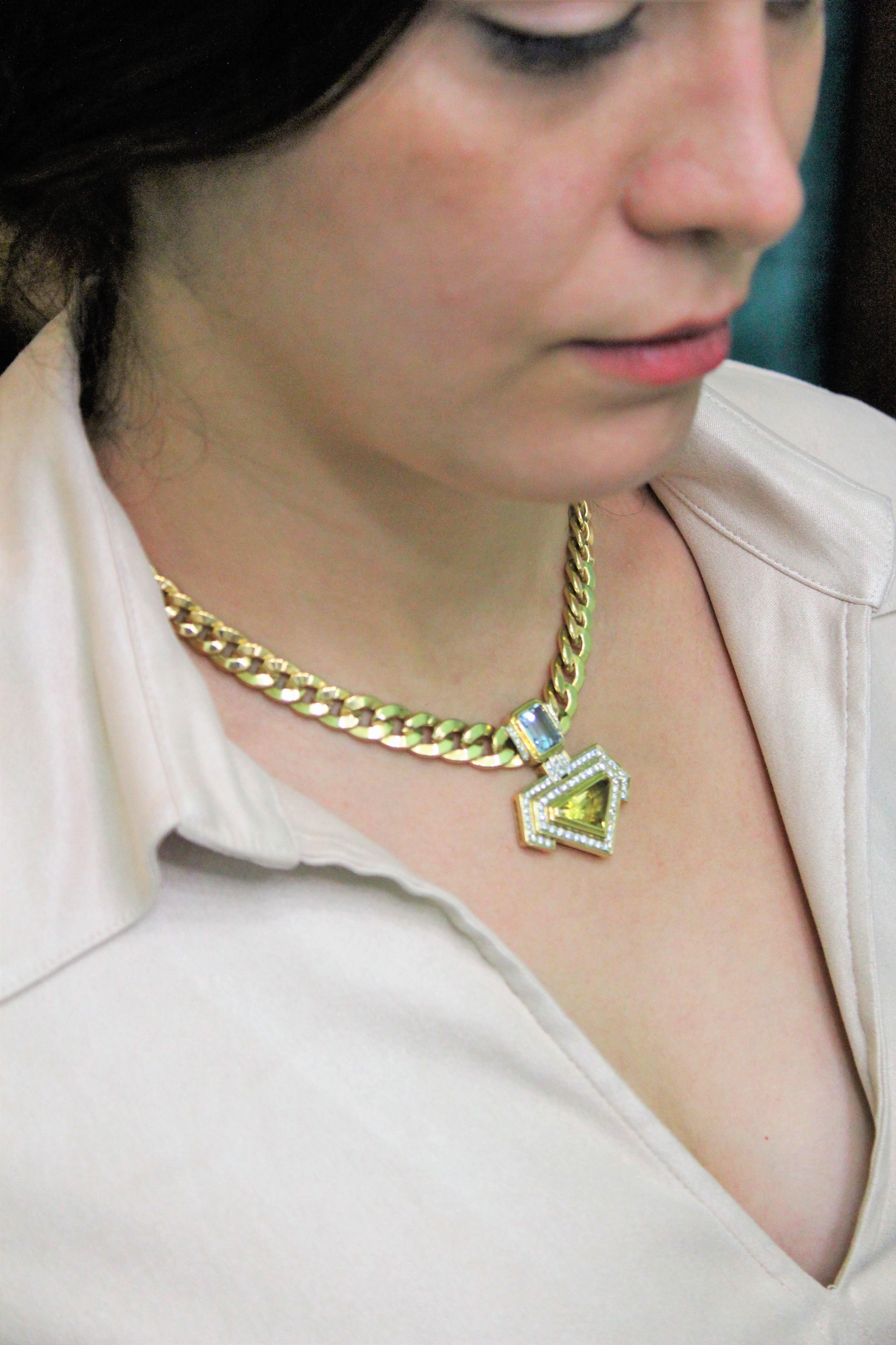 3 Ct. Topaz 4.5 Ct Quartz 2 Ct Diamonds G/H VS 18K Gold Pendant Necklace, 1980s For Sale 2