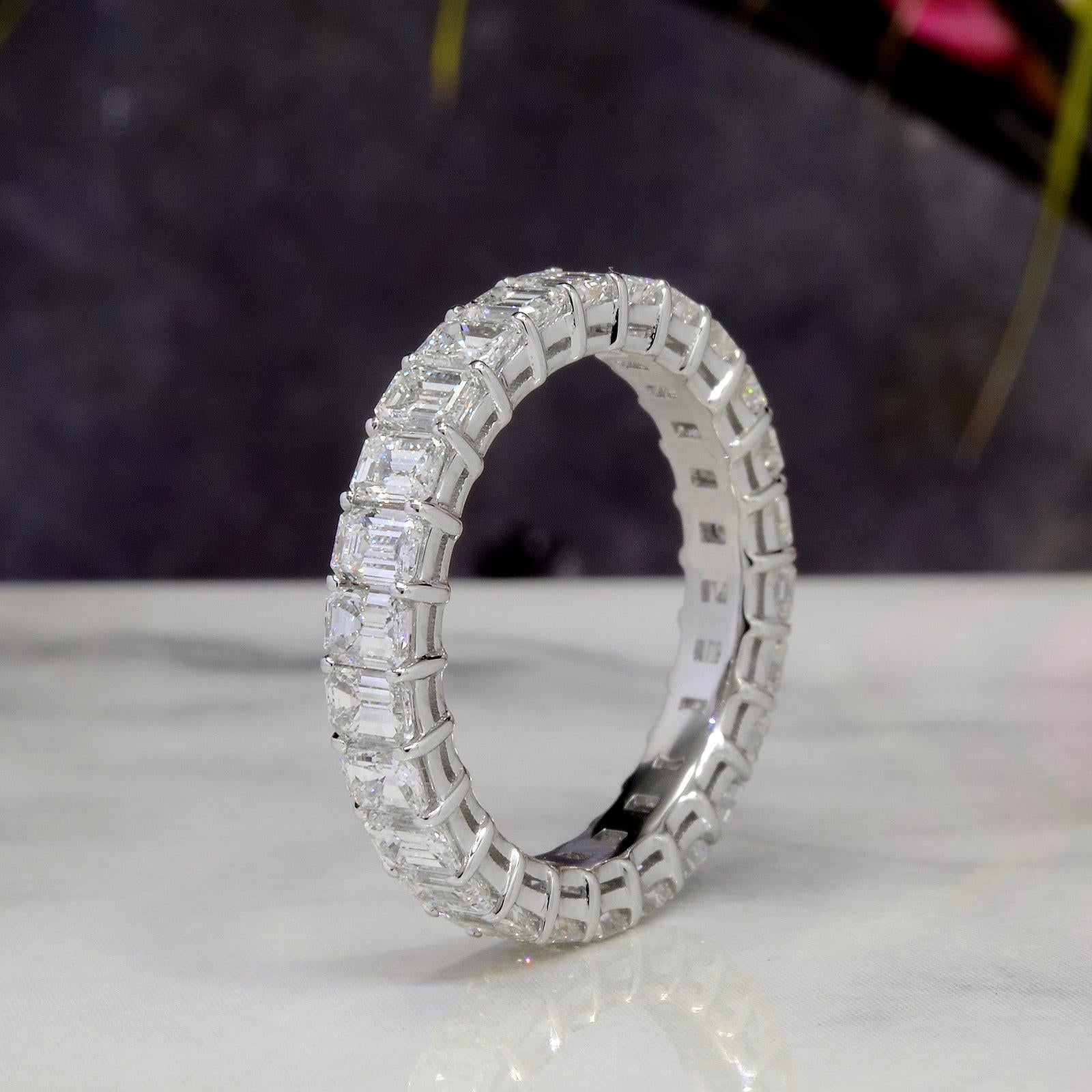 Im Angebot: 3ctw Smaragdschliff Eternity-Ring Shared Prong Design F-G Farbe VS1 Reinheit Platte () 2