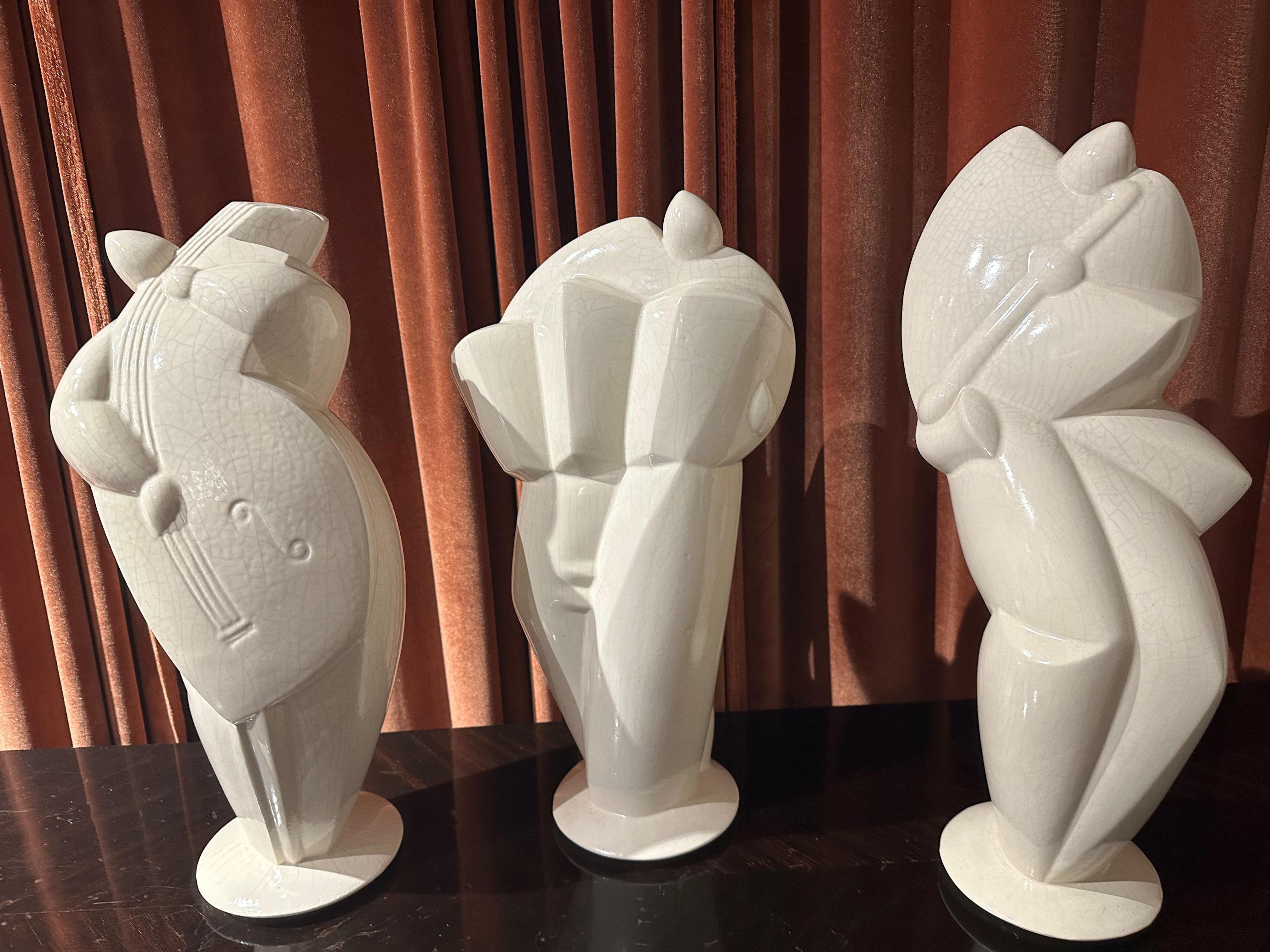 3 grandes sculptures en céramique de style Art déco cubiste représentant des musiciens en vente 6