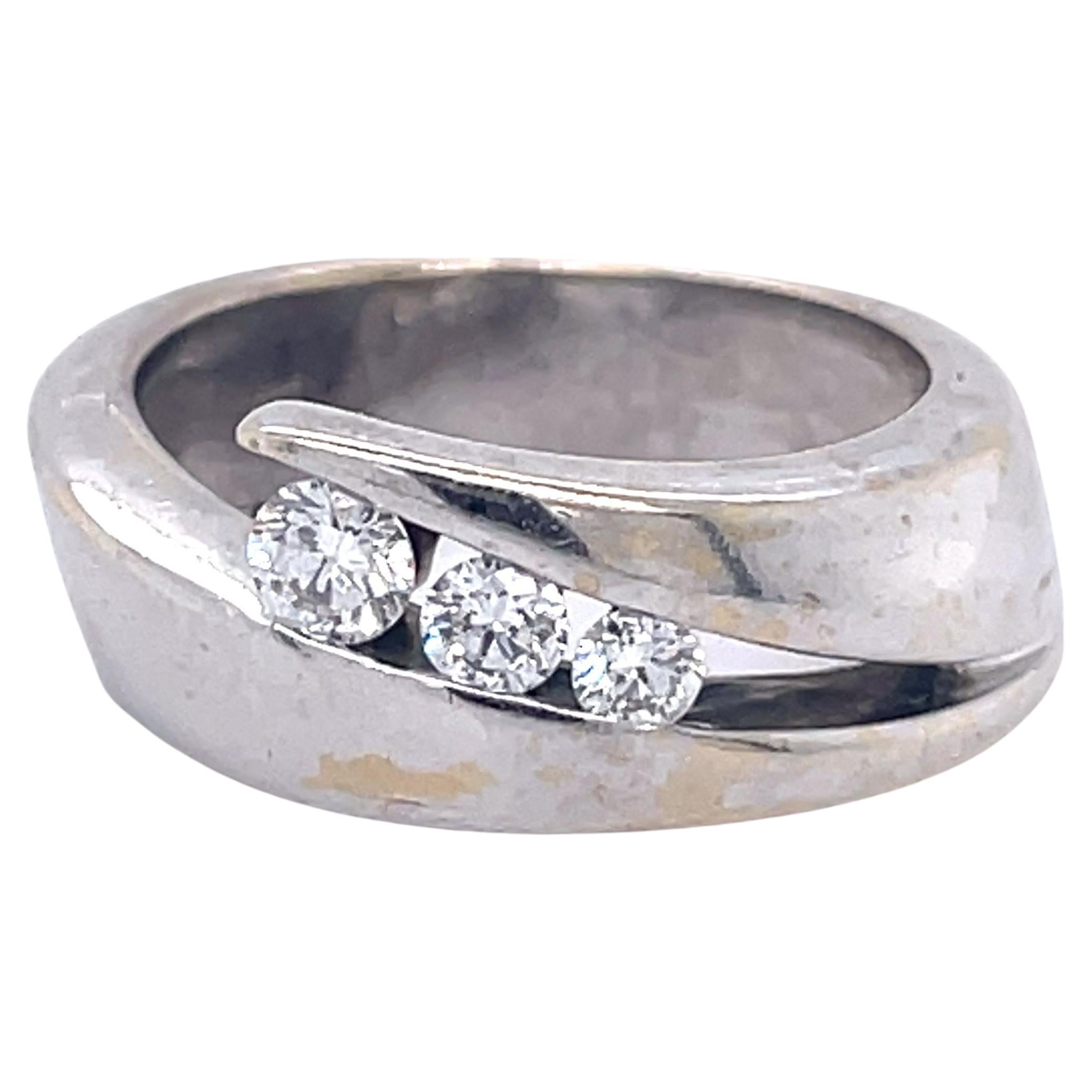 3 Diamonds Tention Ring -18K white gold, 0.3ct netural diamonds, vintage ring For Sale