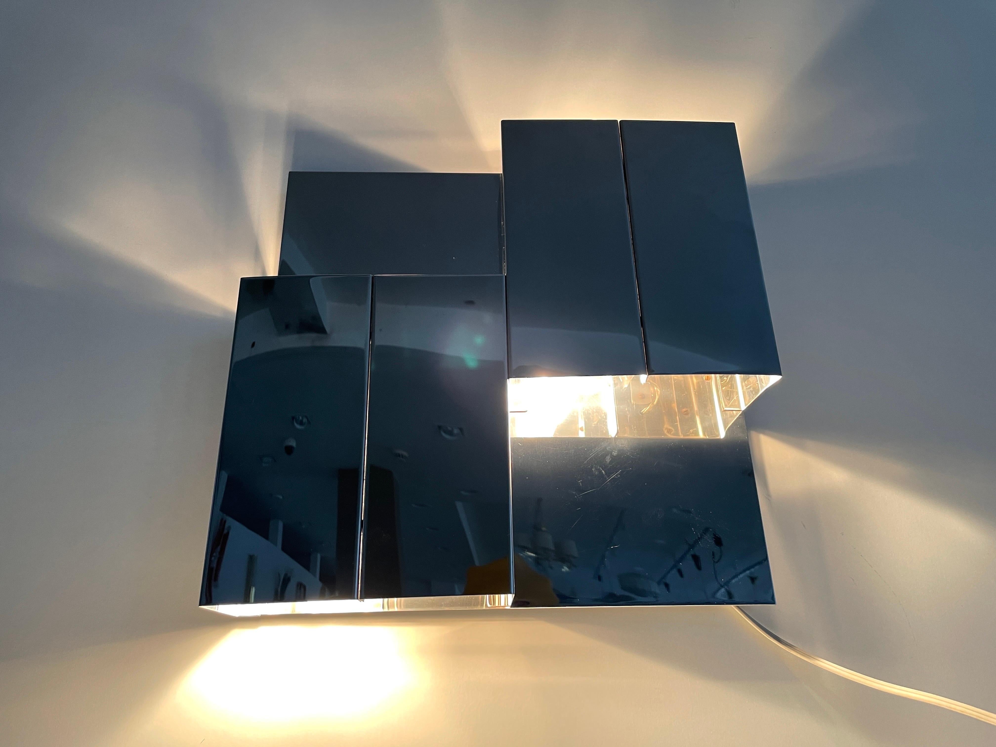 3 Dimensional Square Design Chrome Wall Lamp, 1970s, Italy For Sale 6