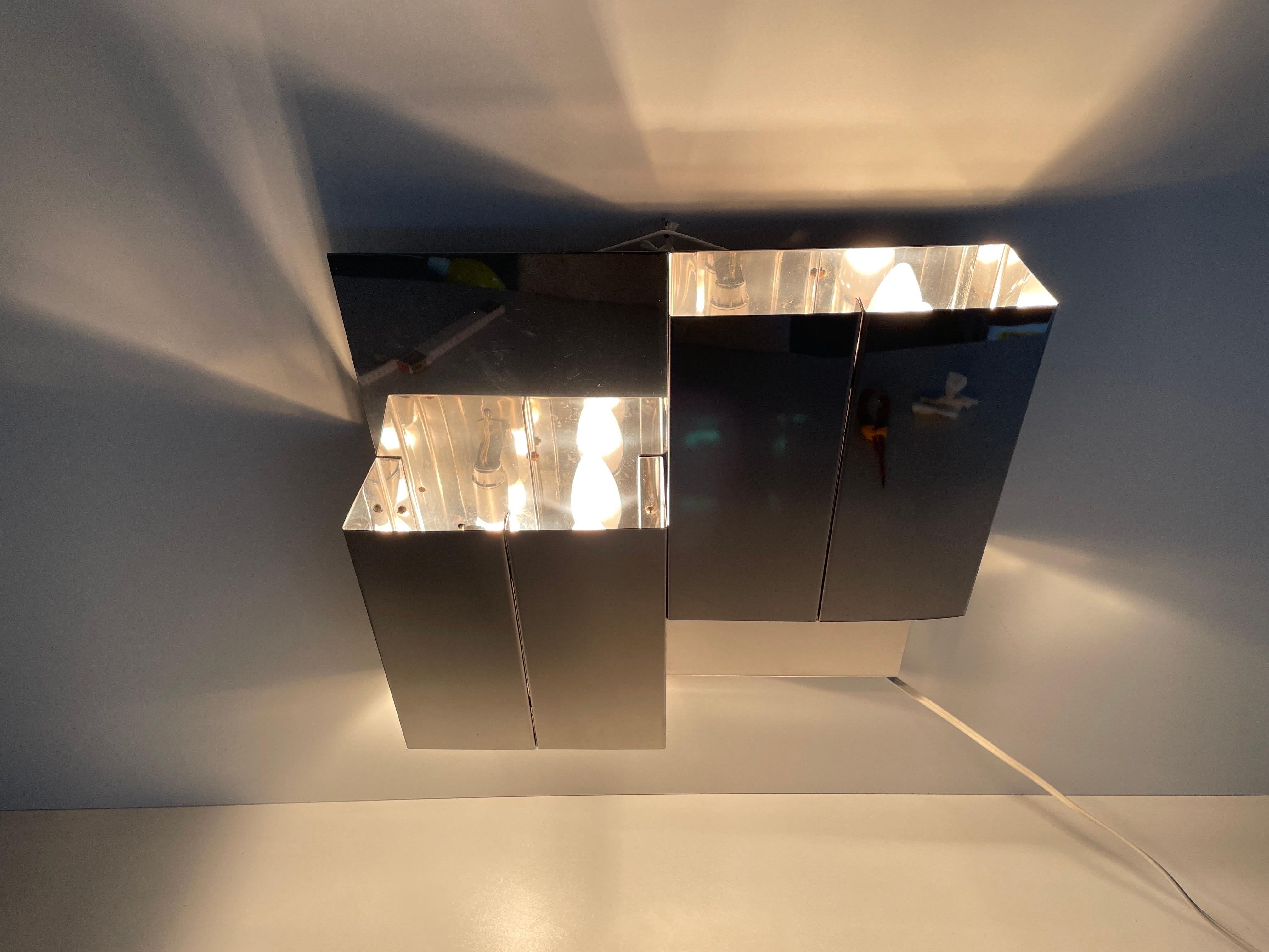 3 Dimensional Square Design Chrome Wall Lamp, 1970s, Italy For Sale 7