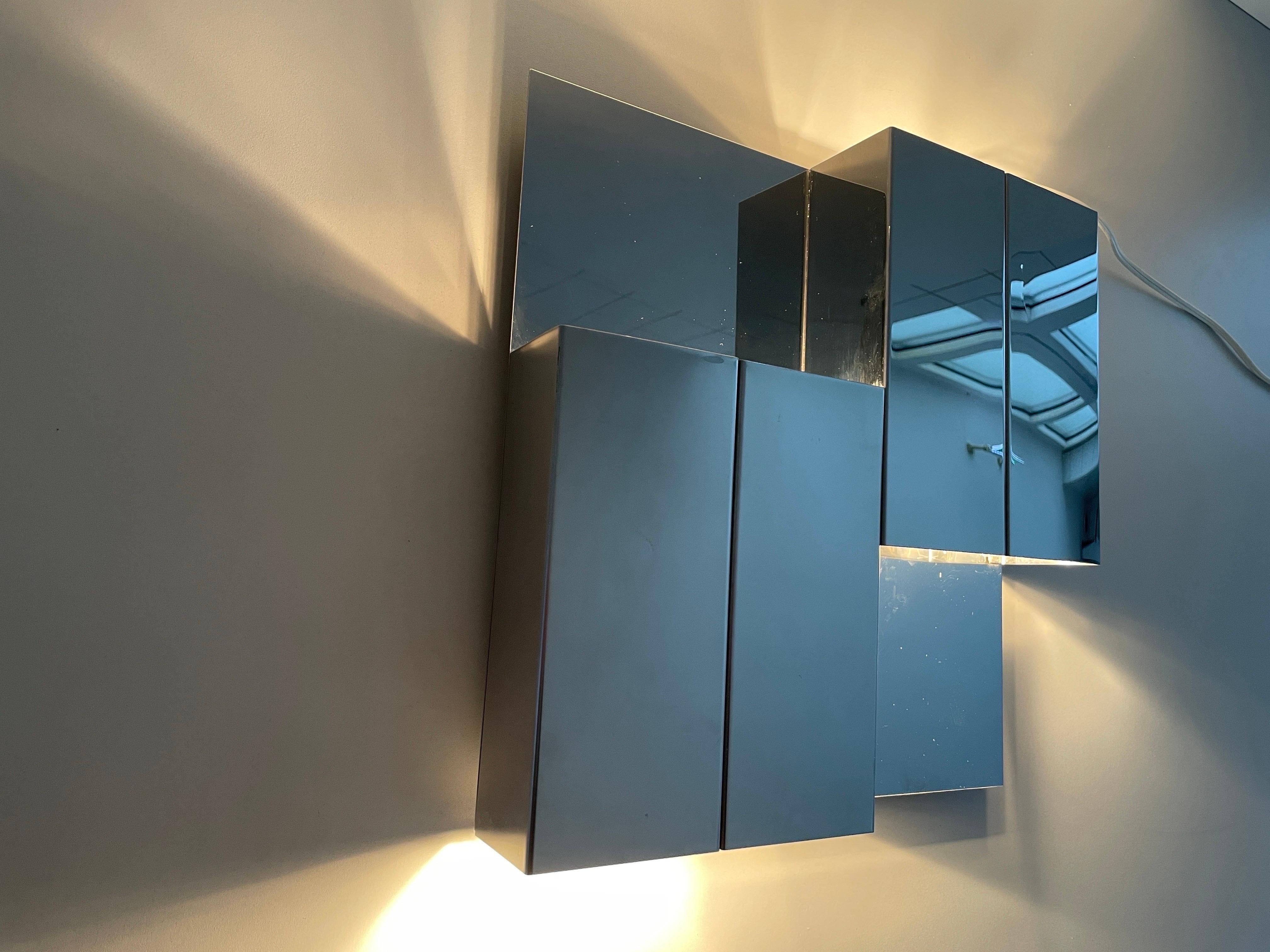 3 Dimensional Square Design Chrome Wall Lamp, 1970s, Italy For Sale 10