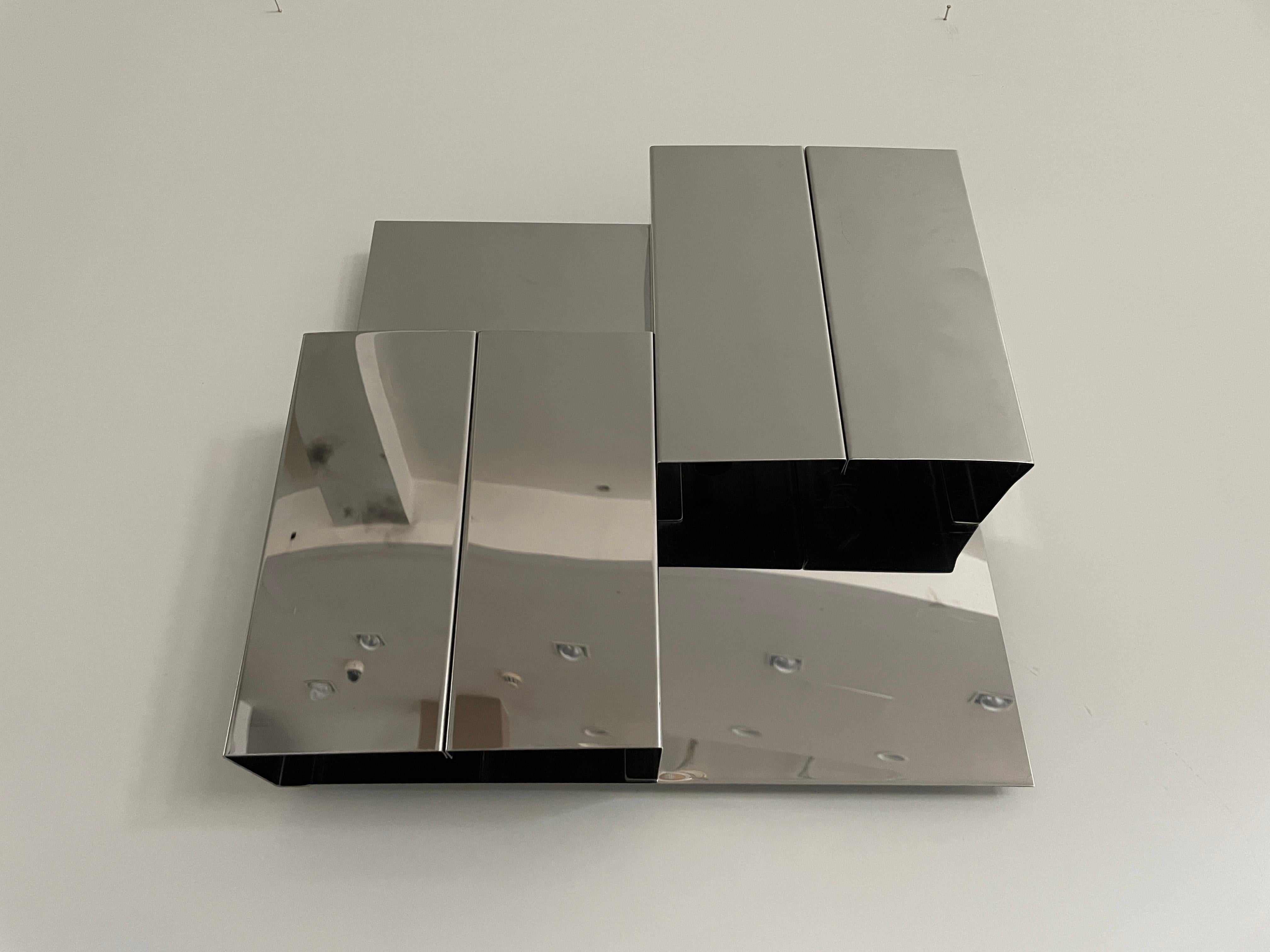 3 Dimensional Square Design Chrome Wall Lamp, 1970s, Italy In Excellent Condition For Sale In Hagenbach, DE