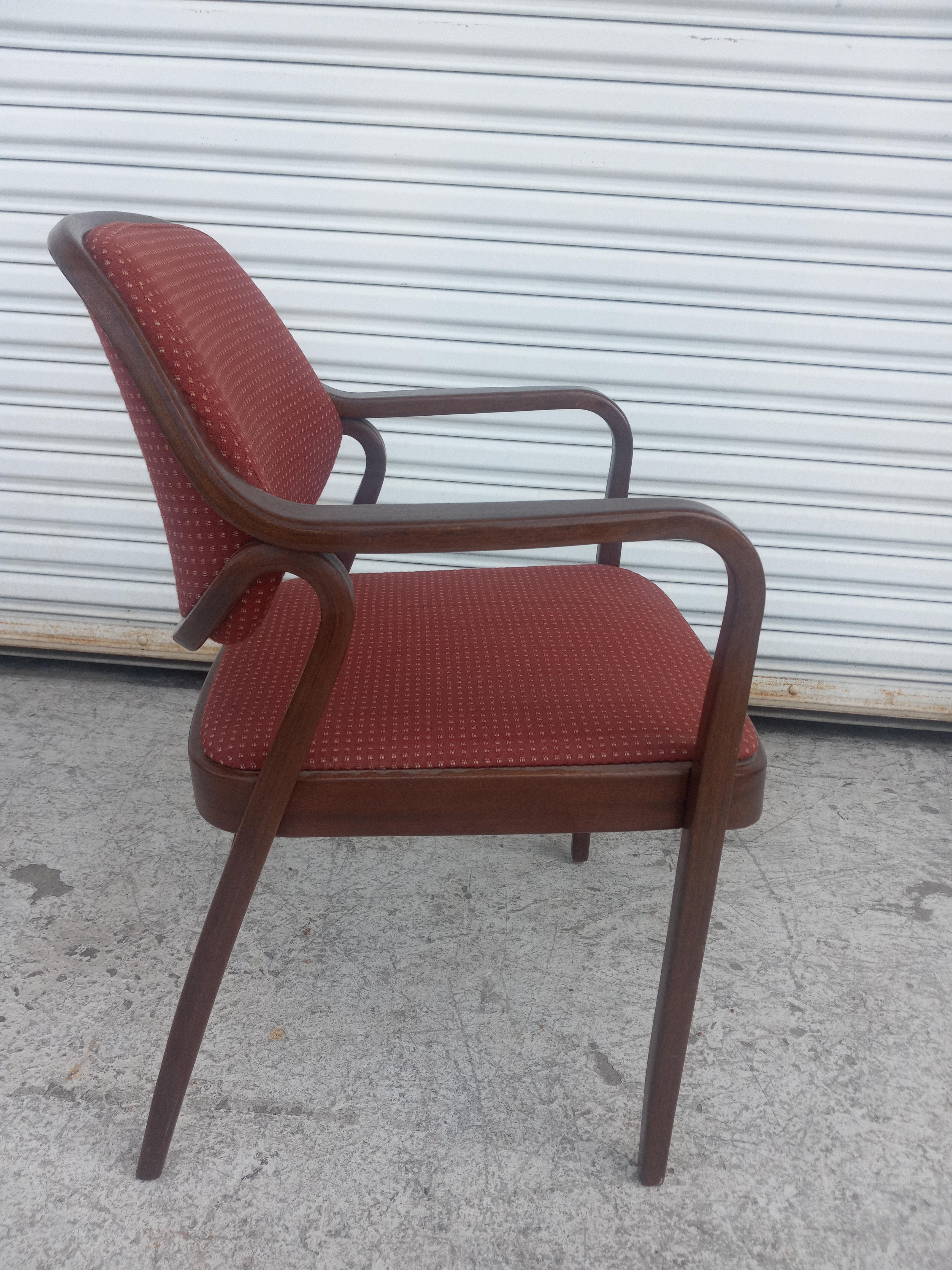 Don Petit for Knoll International Bentwood Armchairs In Good Condition For Sale In Pasadena, TX