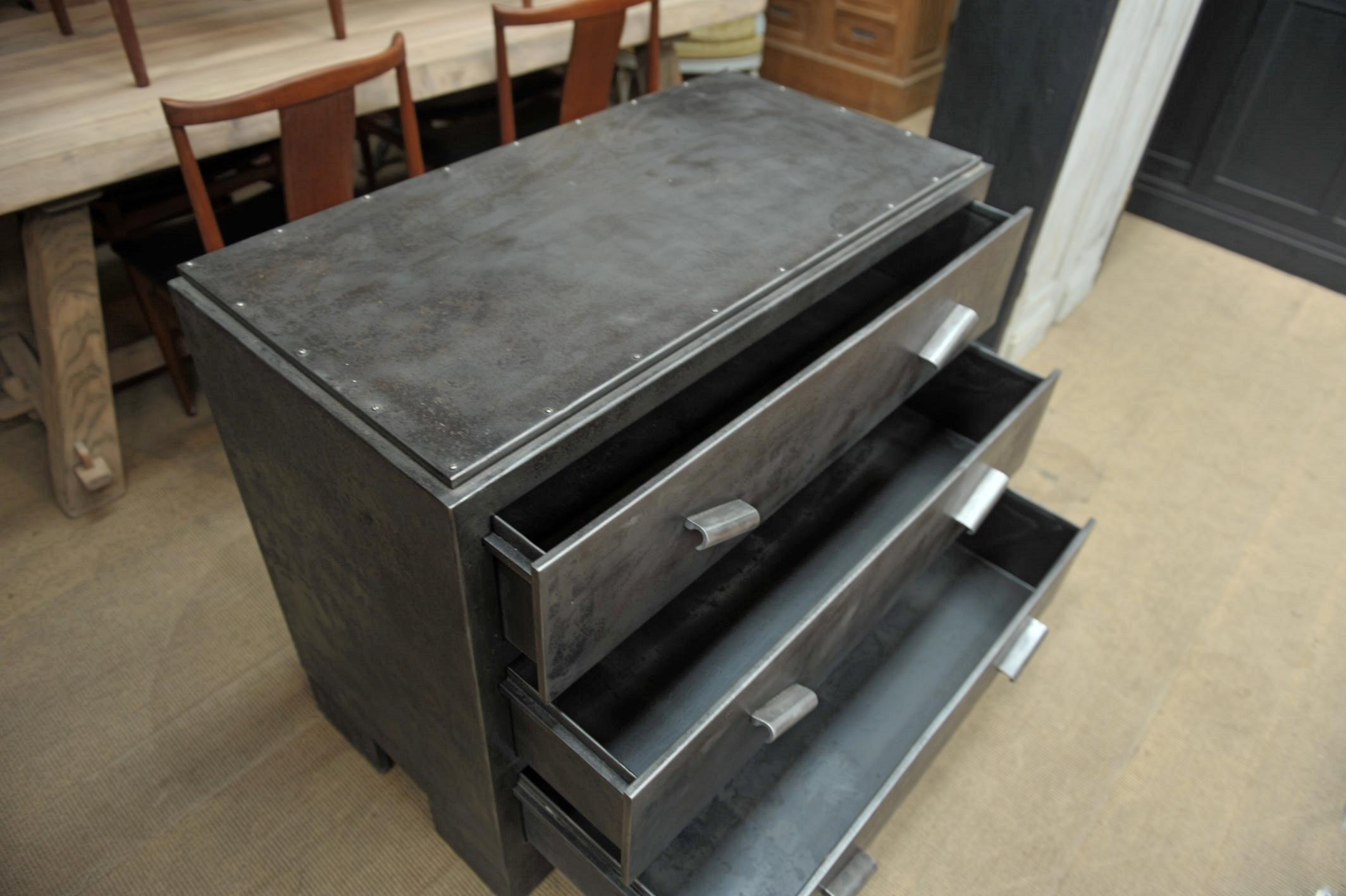 3 Drawer All Metal Chest of Drawer, France, circa 1950 In Good Condition For Sale In Roubaix, FR