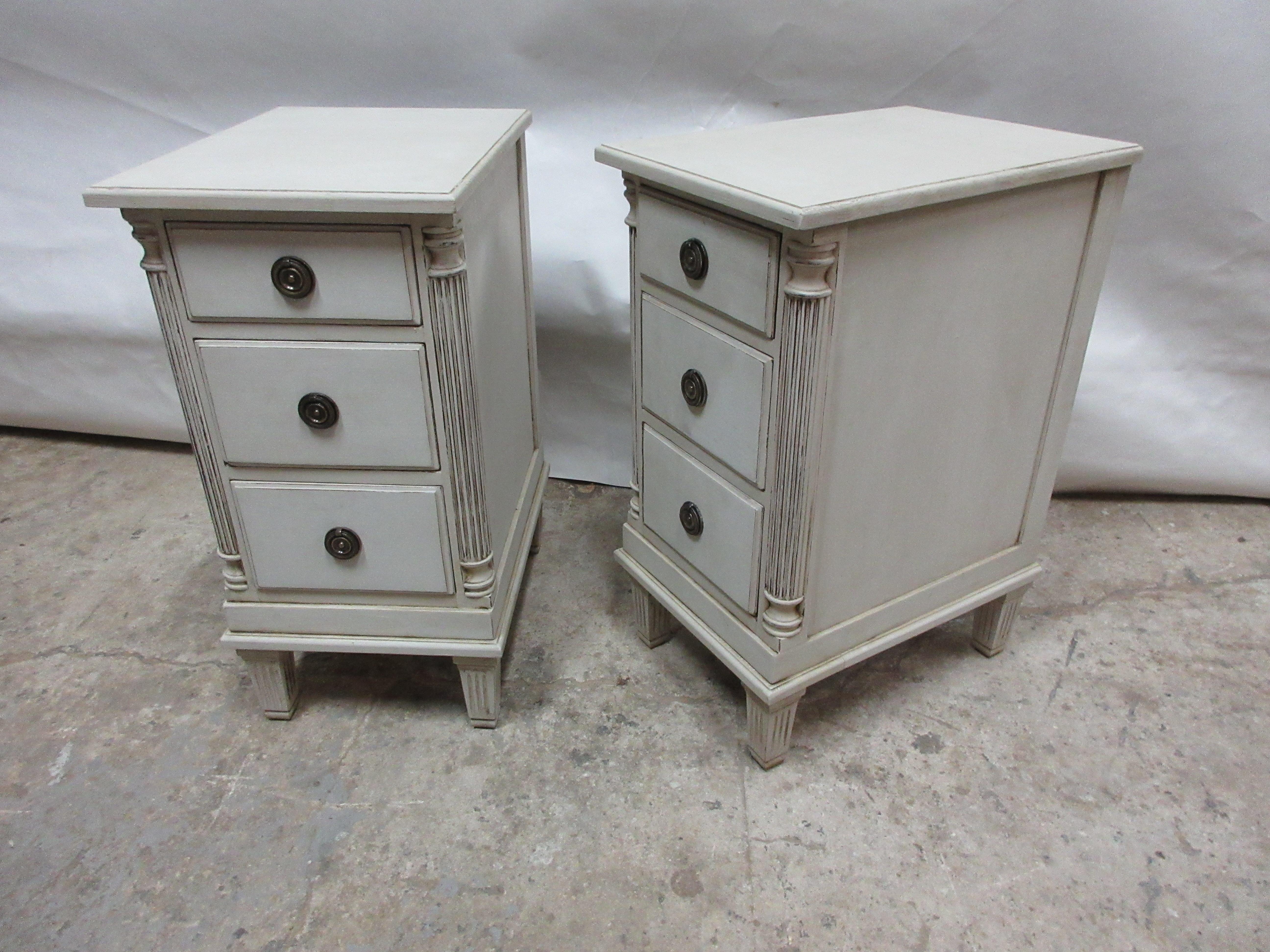 3-Drawer Gustavian Nightstands In Good Condition In Hollywood, FL