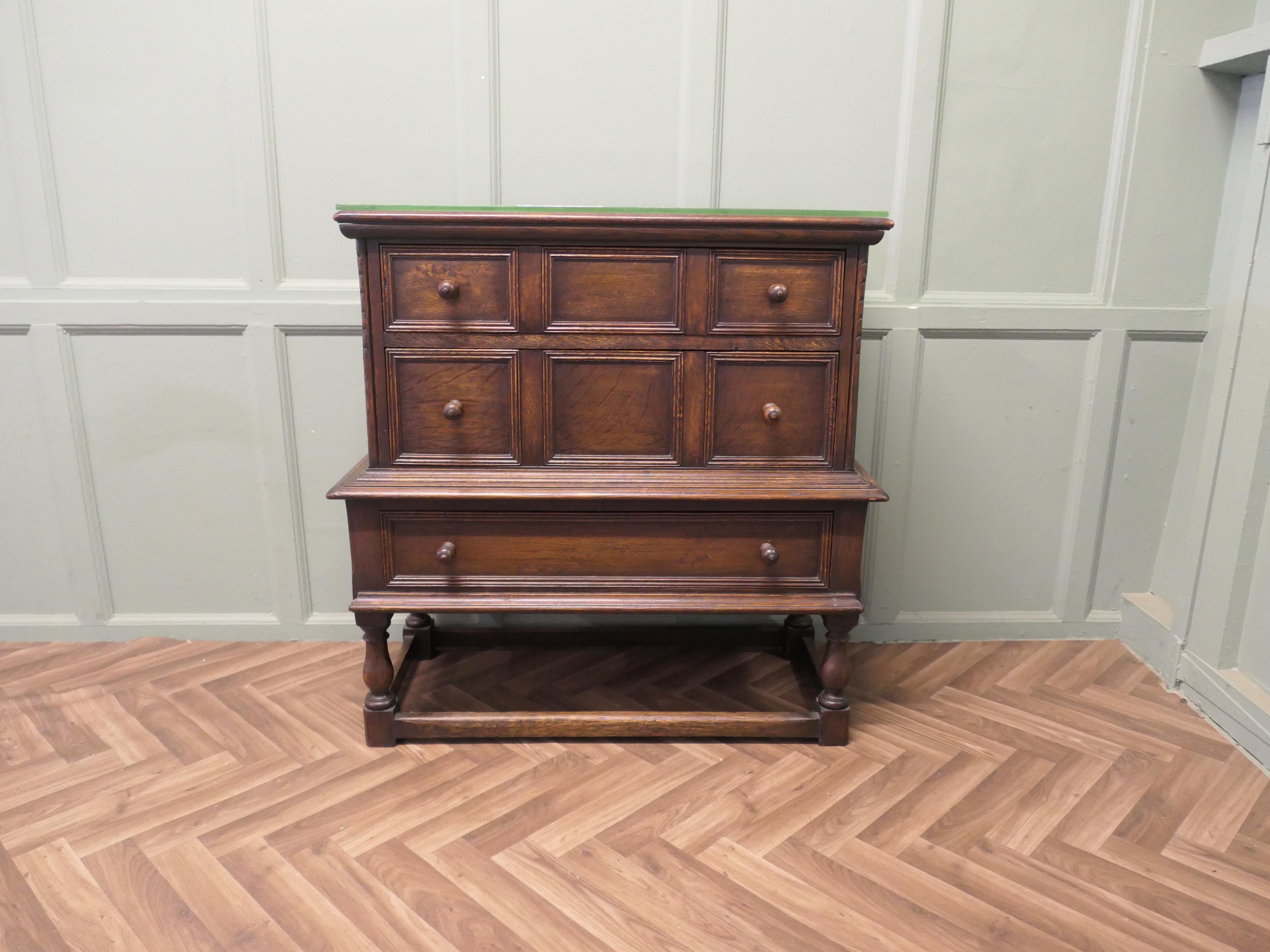Adam Style 3 Drawer Oak Chest of Drawers  This is a beautifully proportioned chest For Sale
