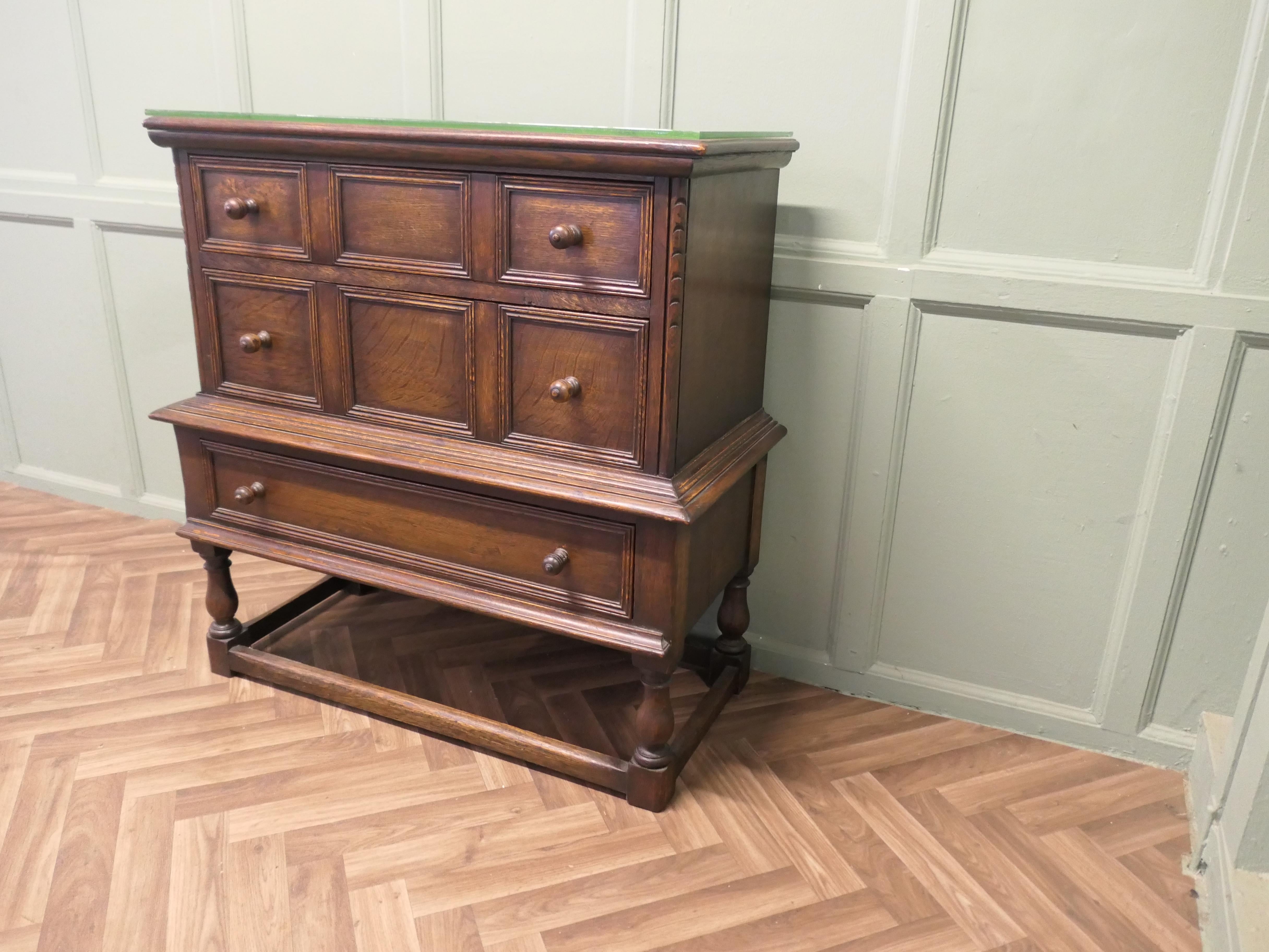 Mid-20th Century 3 Drawer Oak Chest of Drawers  This is a beautifully proportioned chest For Sale