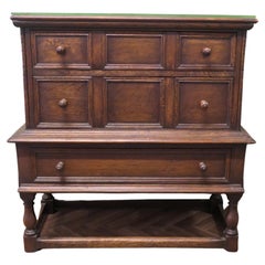 3 Drawer Oak Chest of Drawers  This is a beautifully proportioned chest