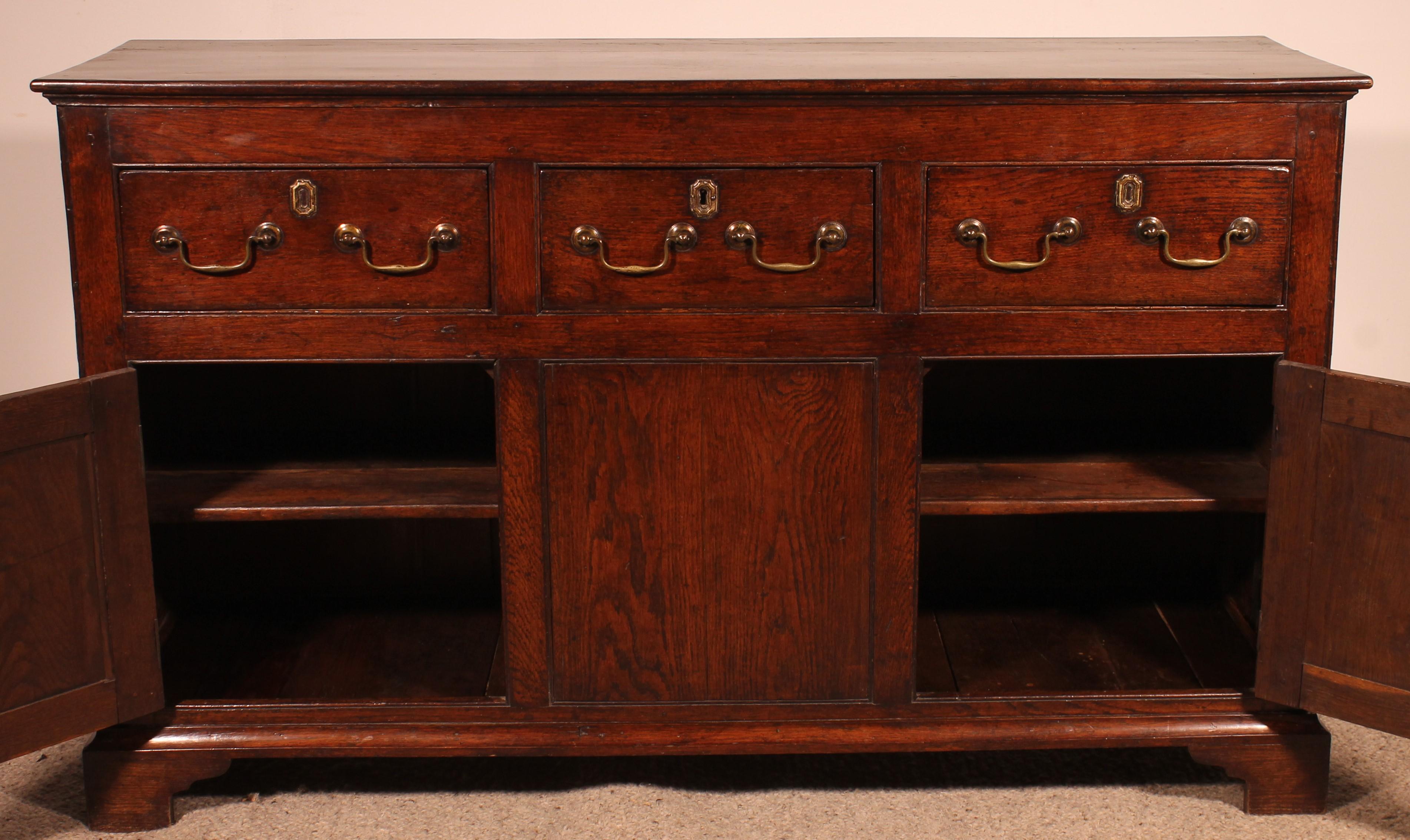3 Drawers Dresser Base In Oak - 18th Century In Good Condition For Sale In Brussels, Brussels