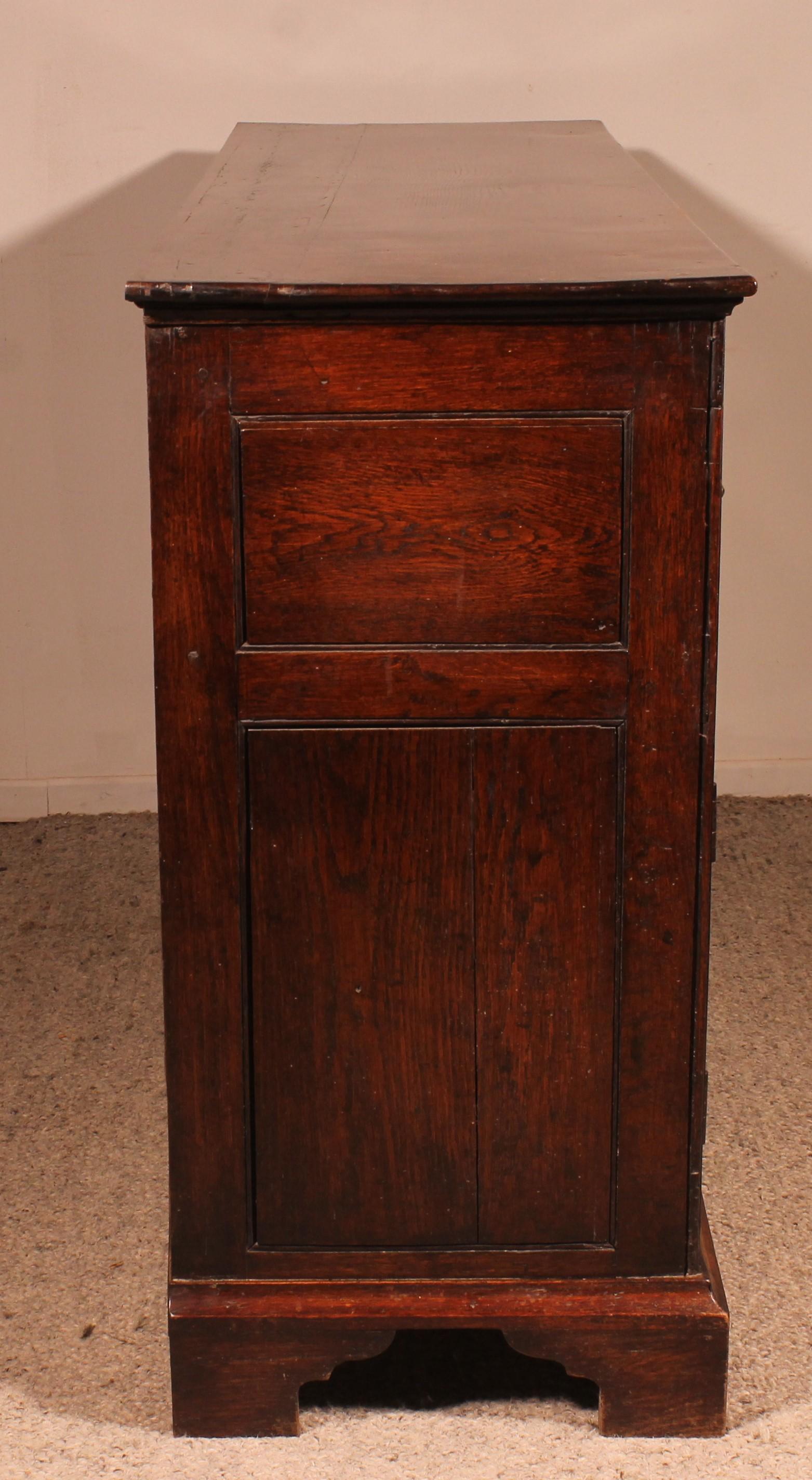 Base de commode à 3 tiroirs en chêne - 18ème siècle en vente 1
