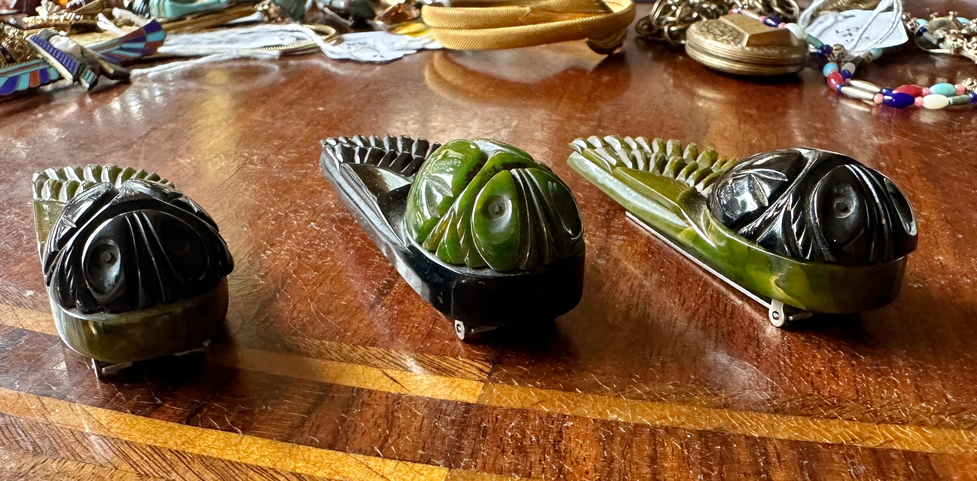 3 Egyptian Revival Marbled Bakelite Winged Scarab Insect Dress Clip Brooch Deco For Sale 4