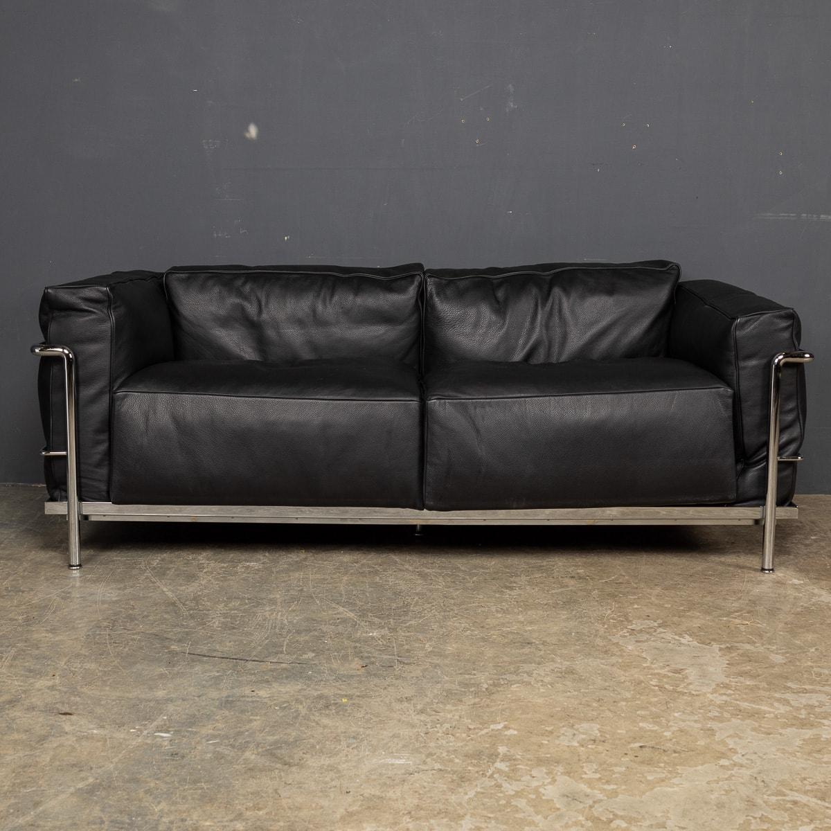 3 Fauteuil Grand Confort, Grand Modèle, Deux Places by Le Corbusier, designed by Pierre Jeanneret, Charlotte Perriand for Cassina is a 2-seater sofa made with a chromed structure and upholstered cushions made of leather.

CONDITION
In Great