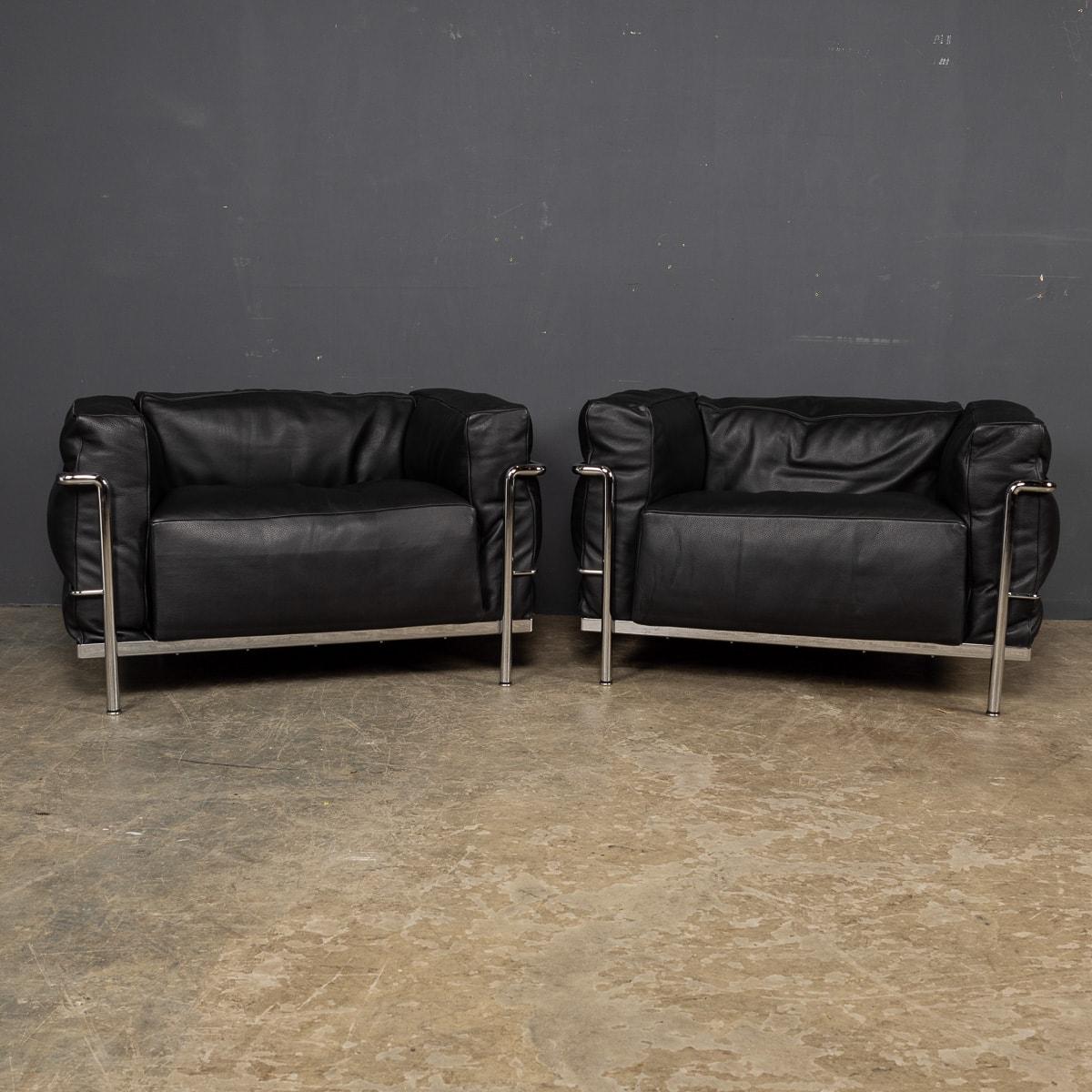 A pair of 3 Fauteuil Grand Confort Grand Modèle Durable Cassina Armchairs. By Le Corbusier, designed by Pierre Jeanneret, Charlotte Perriand for Cassina is an iconic armchair with metal structure, available in a beautiful metal finish and leather