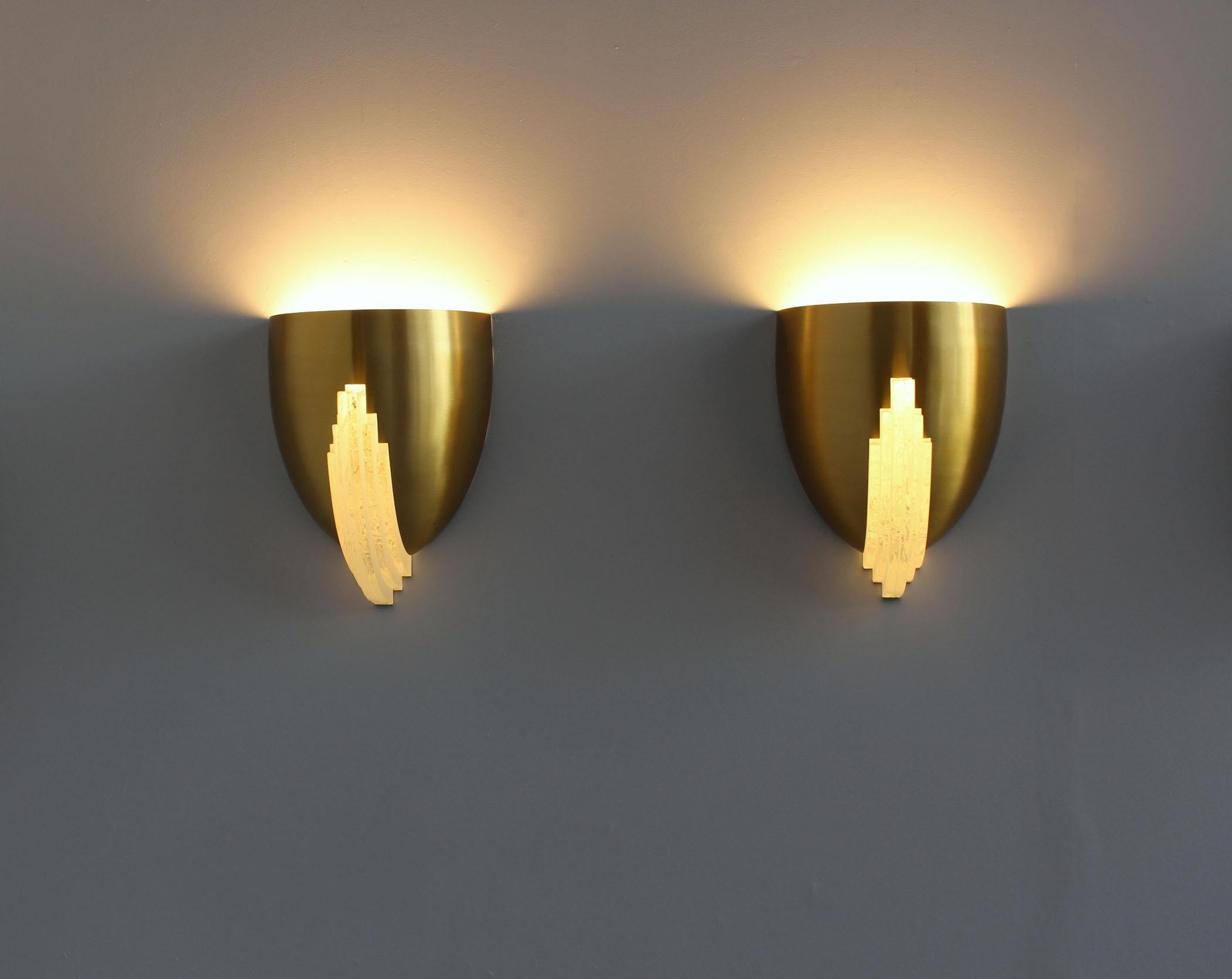 3 Fine French Art Deco Bronze and Crystal Clear Glass Sconces by Jean Perzel For Sale 7