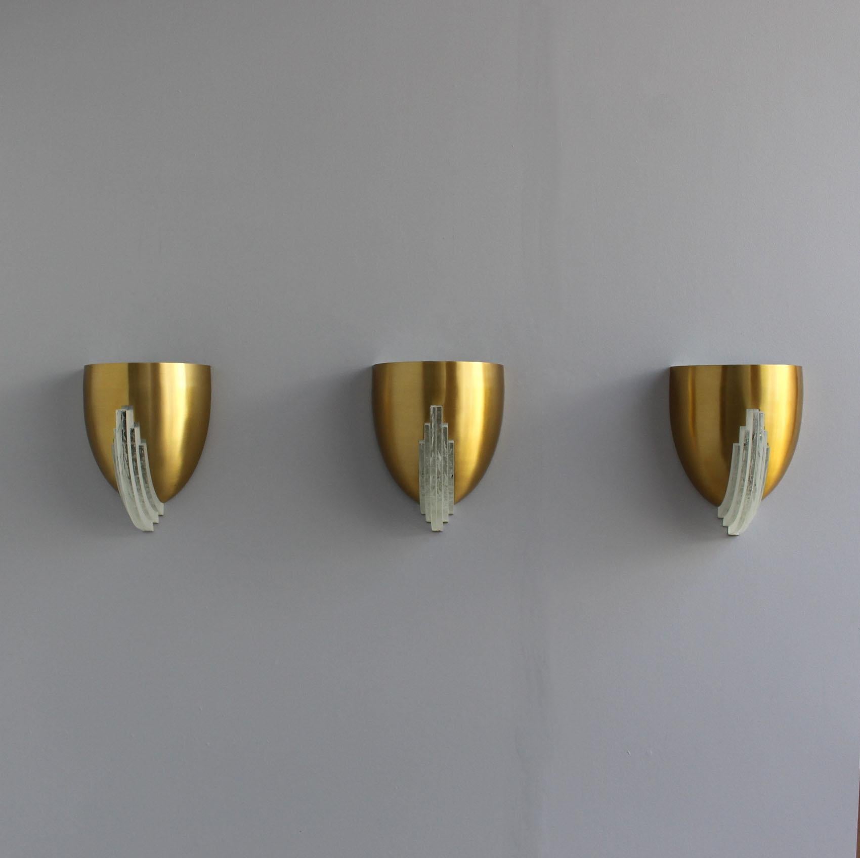 Mid-20th Century 3 Fine French Art Deco Bronze and Crystal Clear Glass Sconces by Jean Perzel For Sale