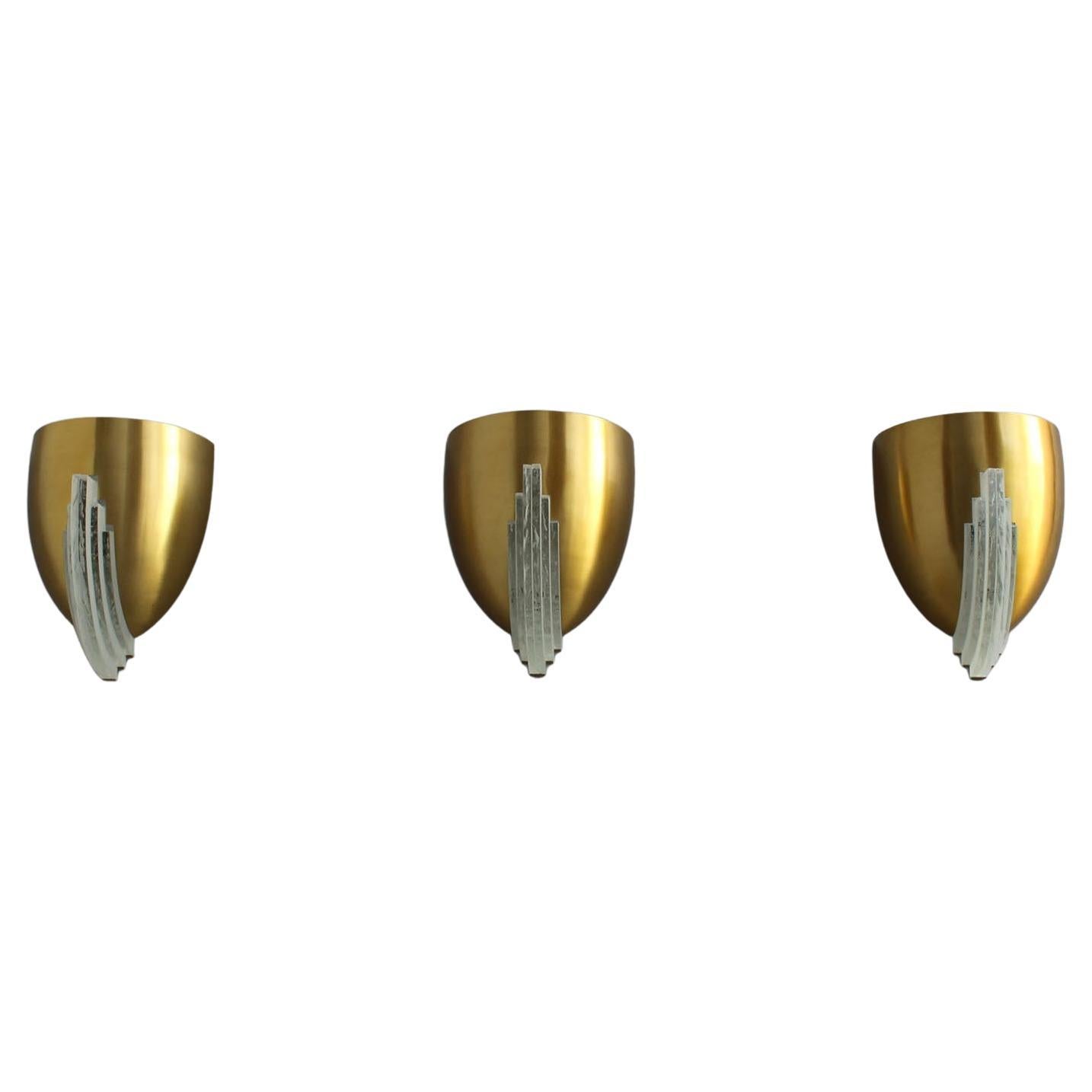 3 appliques Art déco françaises en bronze et verre transparent par Jean Perzel