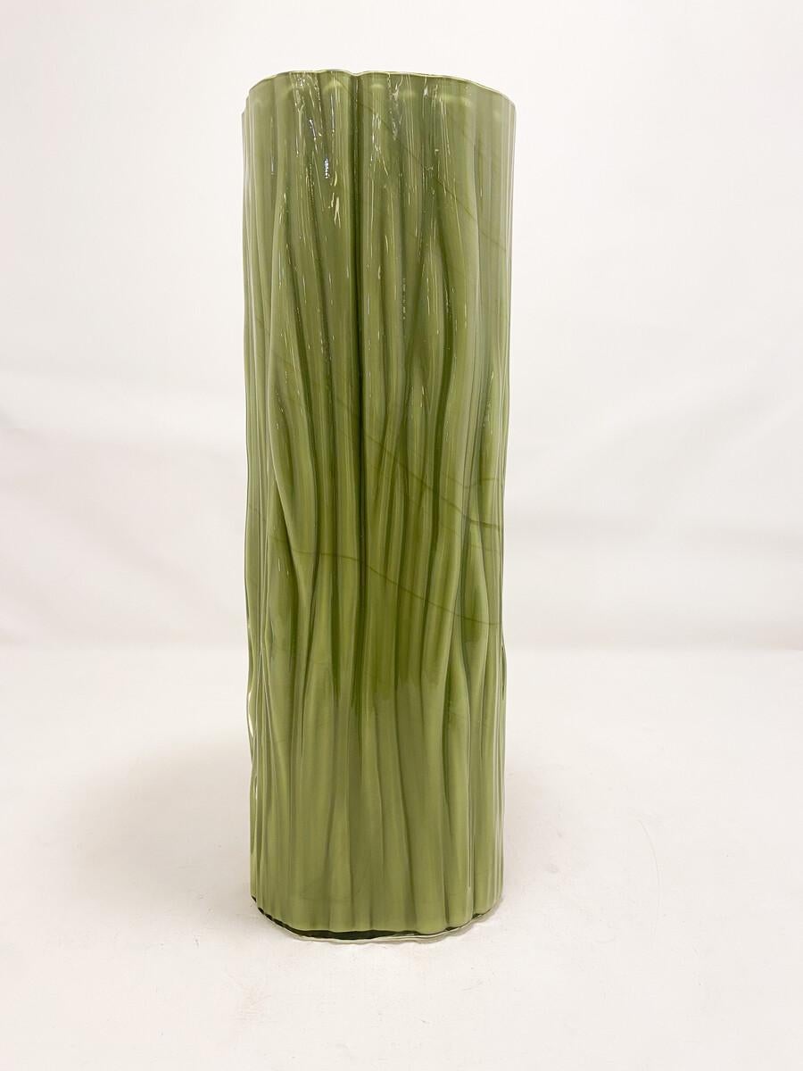 3 flower vases by Carlo Nason for AZ. Mazzega, Murano glass, 1960, Italy

Dimensions   D:  1) 8, 2)13,5 cm    H:  1)34, 2)22,5, 3)19 cm   W:  1) 11,5, 2)15, 3)6,5 cm 

The Italian designer Carlo Nason was born in 1935 in Murano, into a family of