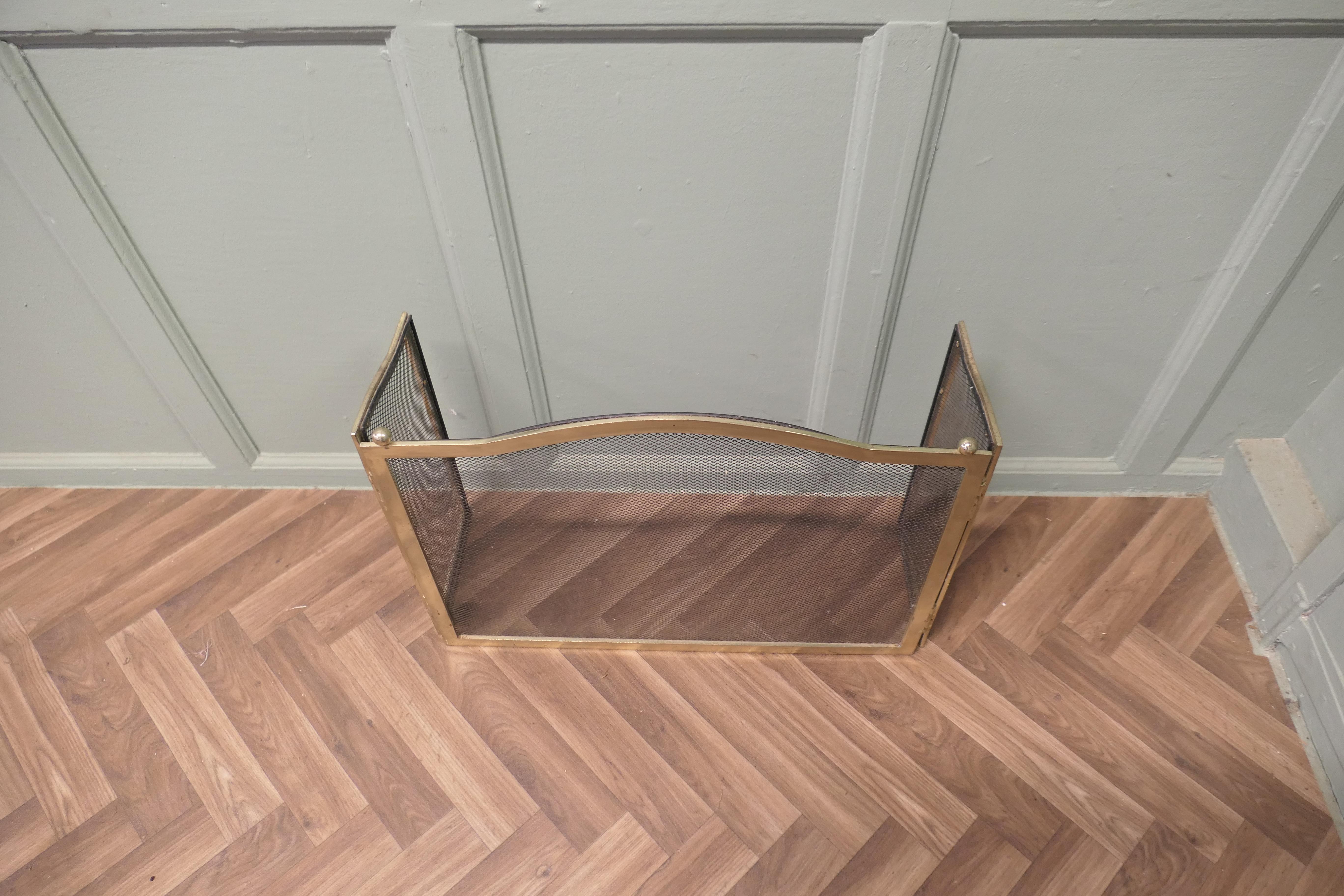 Early 20th Century 3 Fold French Brass Fire Guard   This is a folding Fireguard