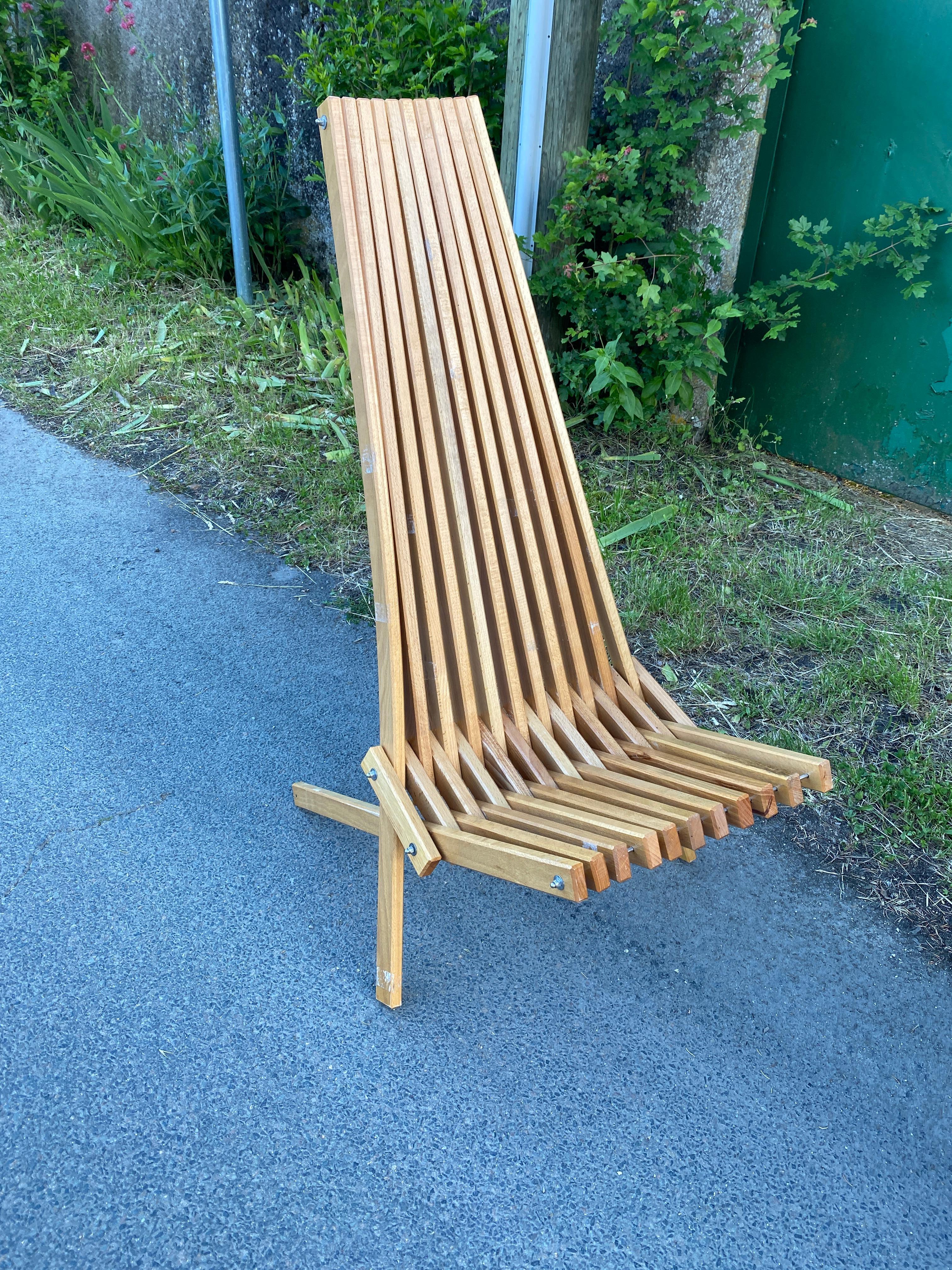 3 folding beech deck chairs circa 1970 price is for one 3 are available In Good Condition For Sale In Saint-Ouen, FR