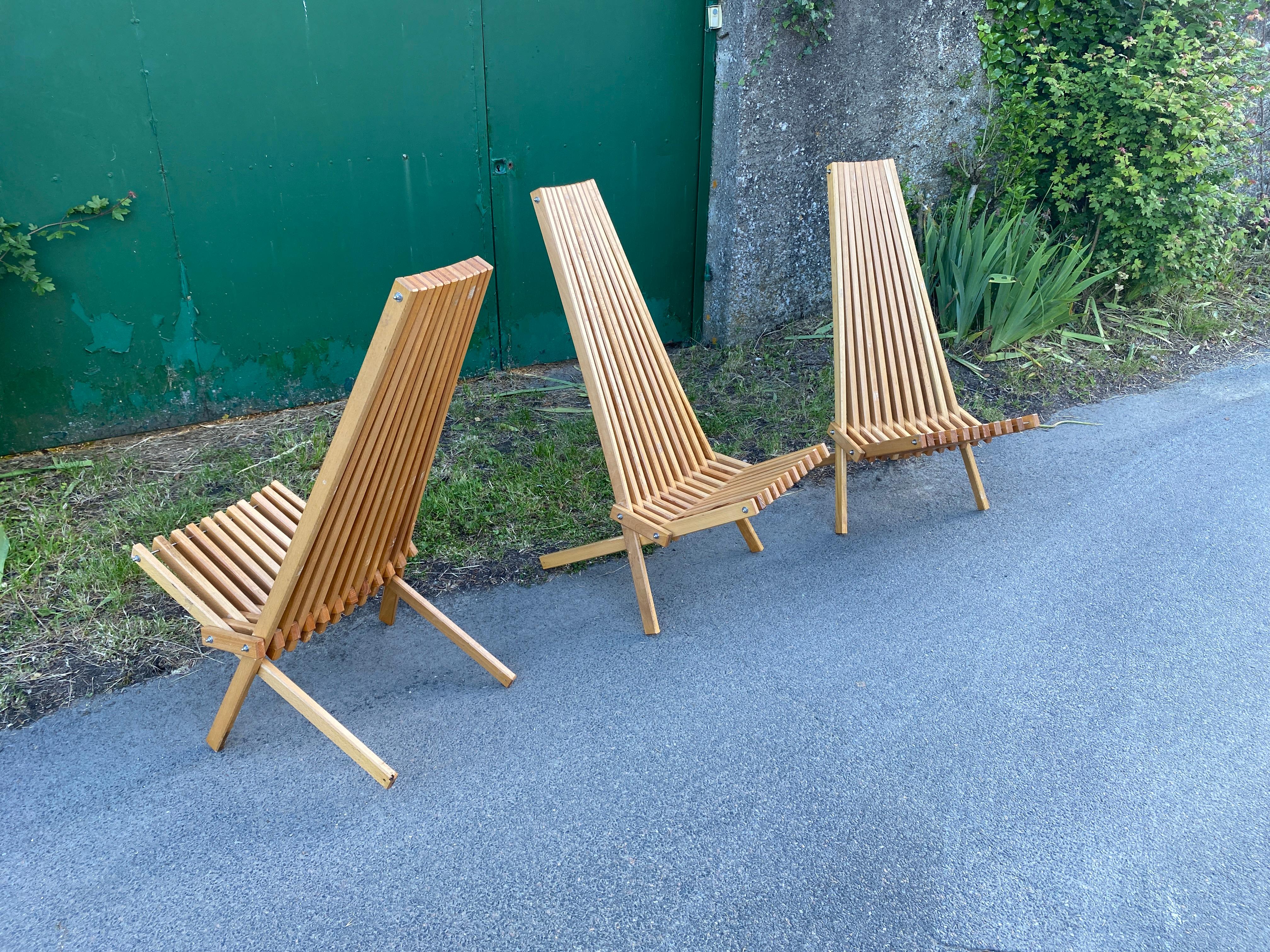 3 folding beech deck chairs circa 1970 price is for one 3 are available For Sale 1