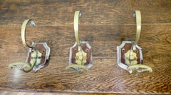 3 French Artisan Made Brass Coat Hooks 3 schöne große Mantel und Hut-Haken