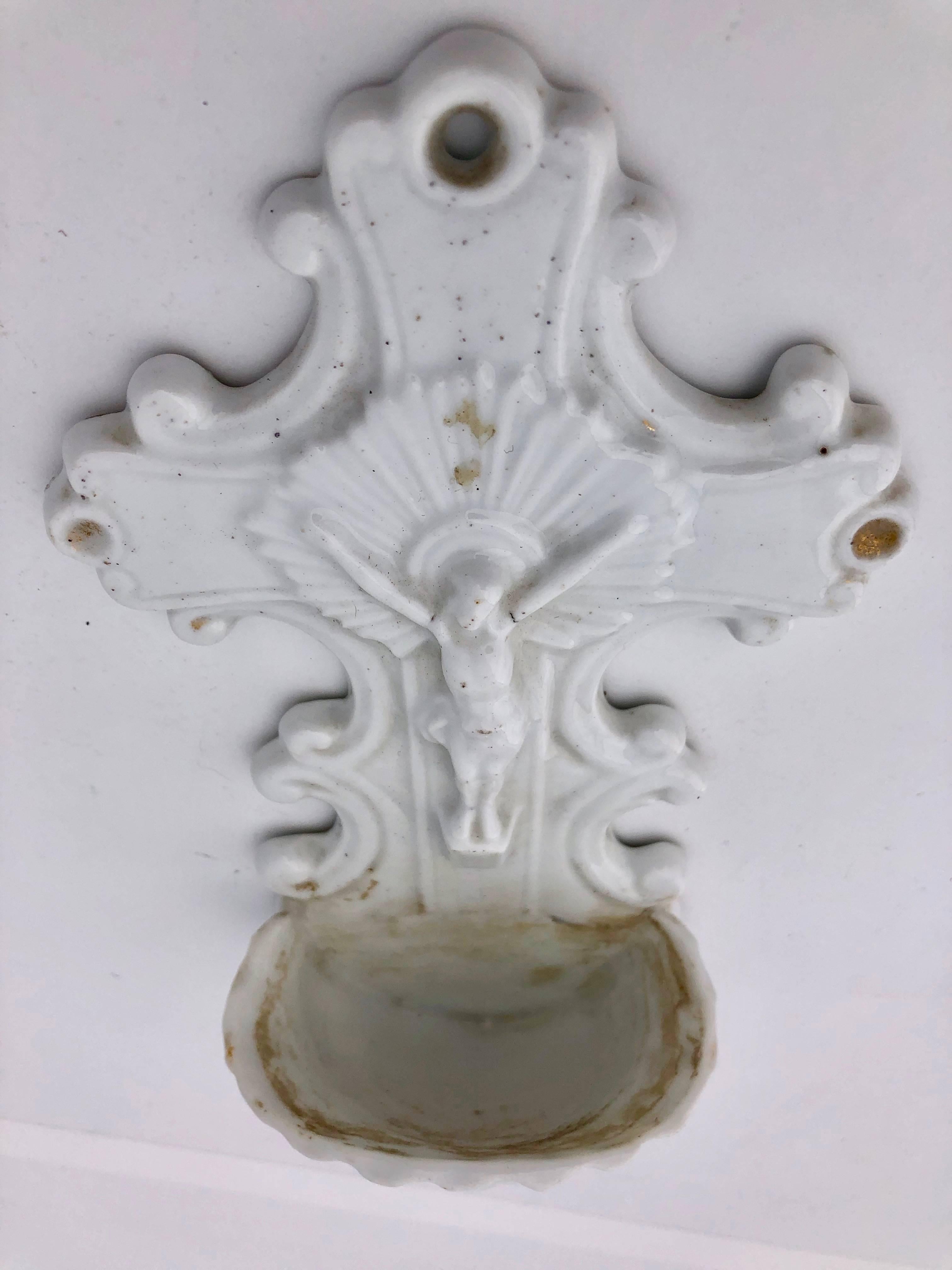 3 French White Porcelain Holy Water Fonts ‘Bénitiers’ with Crucifixes and Mary For Sale 2