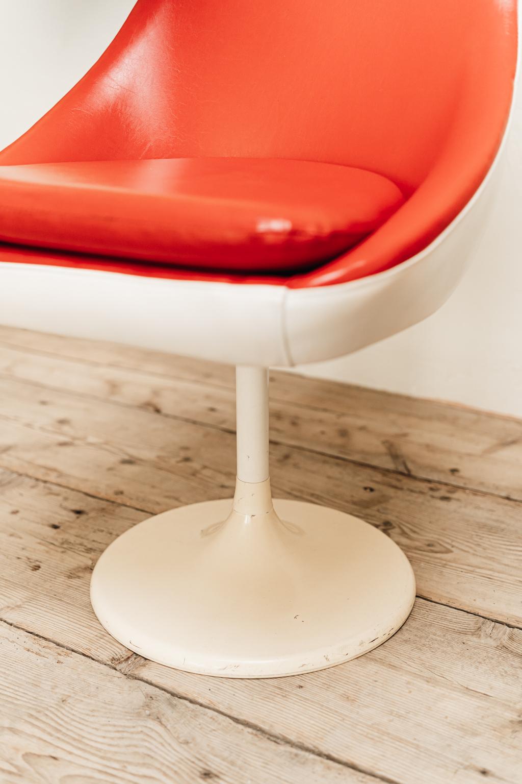 3 Funky Red and White Midcentury Dining Chairs For Sale 1