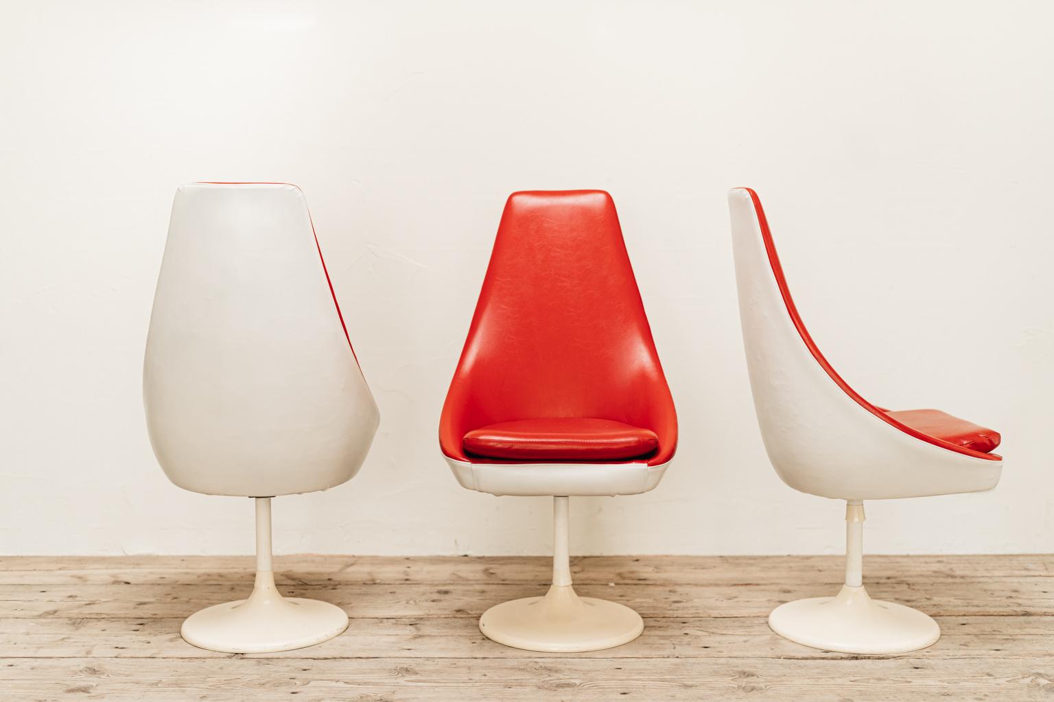 3 chaises de salle à manger rouges et blanches Funky du milieu du siècle dernier Bon état - En vente à Brecht, BE