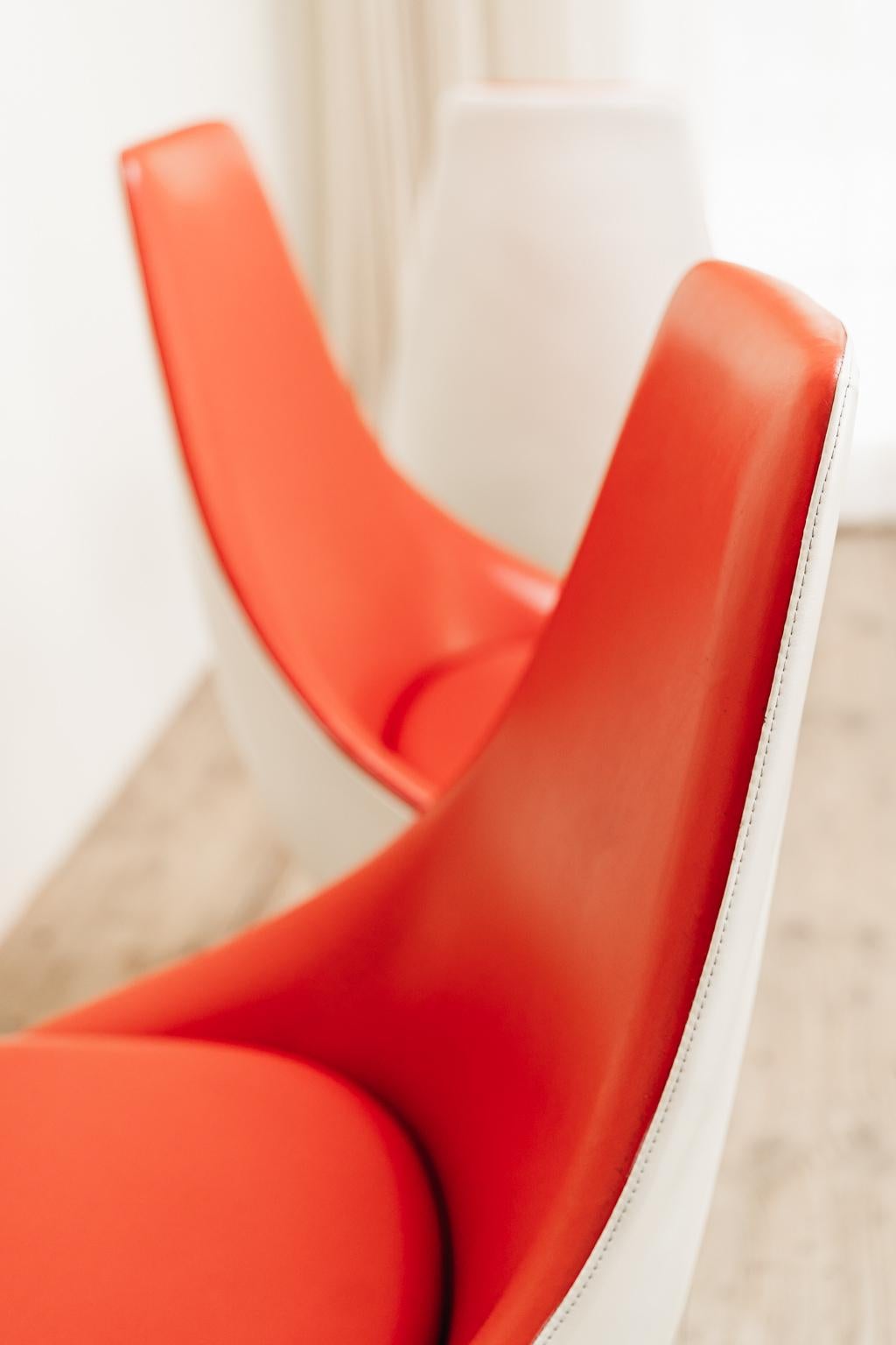 20ième siècle 3 chaises de salle à manger rouges et blanches Funky du milieu du siècle dernier en vente