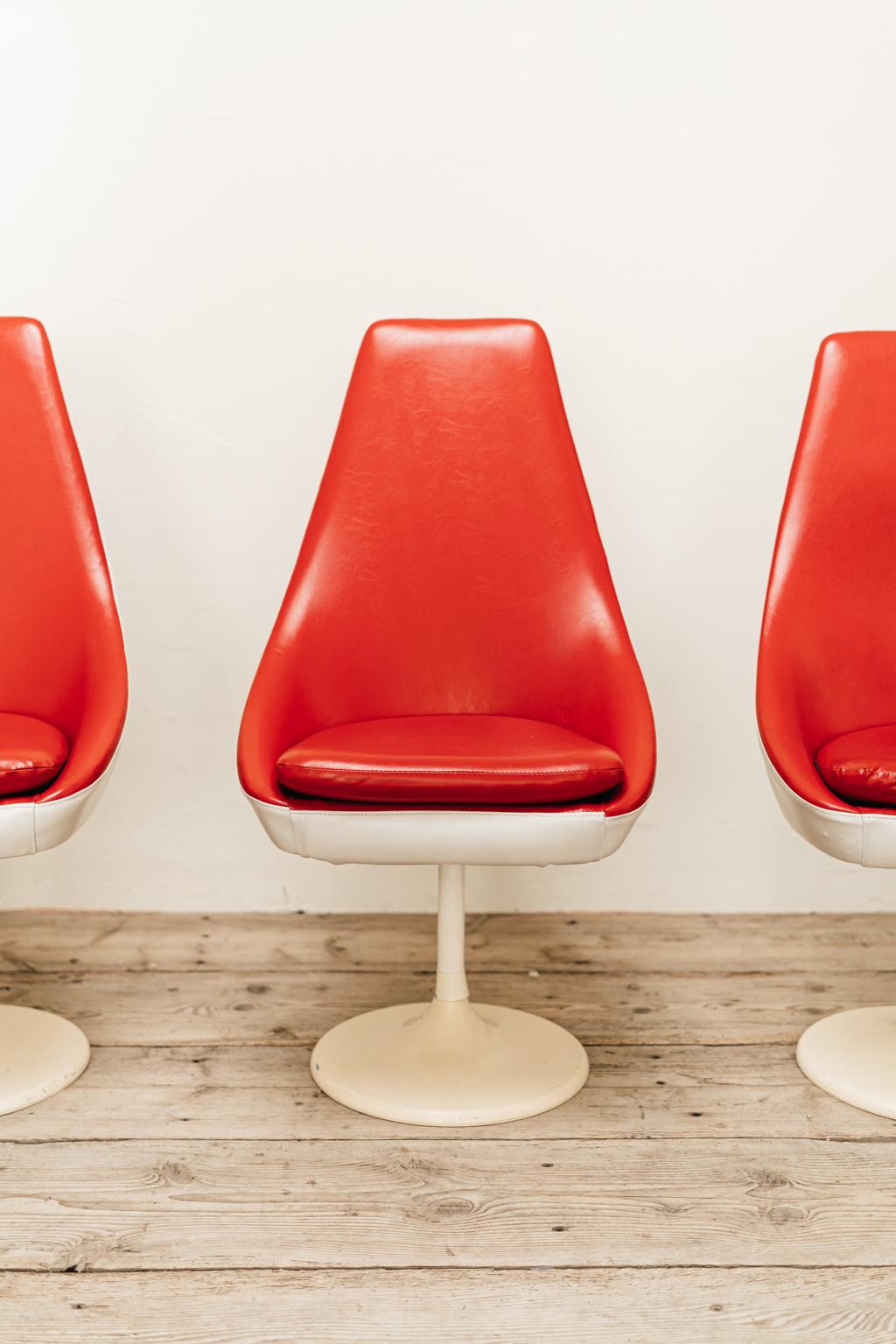 20th Century 3 Funky Red and White Midcentury Dining Chairs For Sale