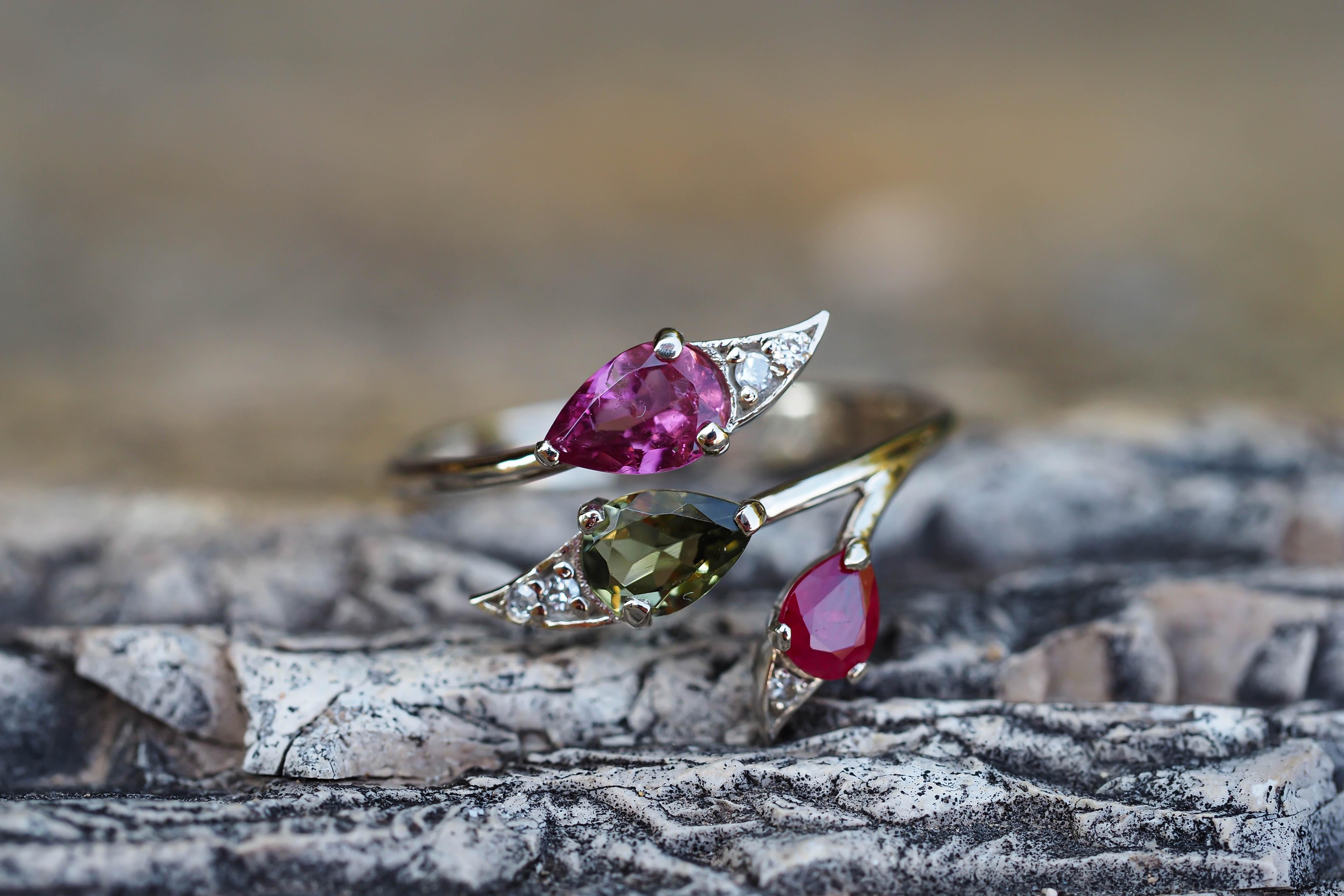 For Sale:  3 gemstone ring. Tourmalines and ruby gold ring. Multicolor gemstones ring. 11