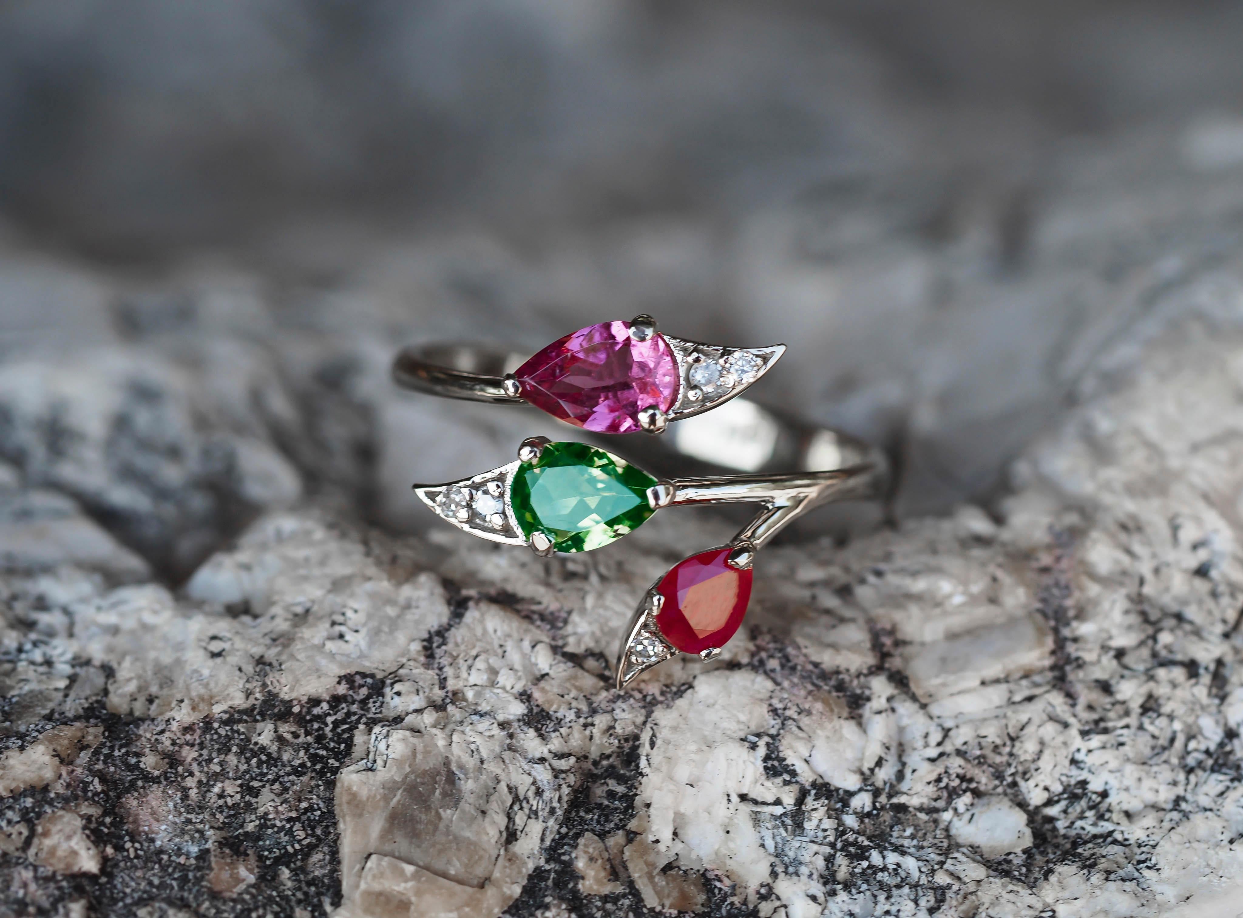 For Sale:  3 gemstone ring. Tourmalines and ruby gold ring. Multicolor gemstones ring. 15