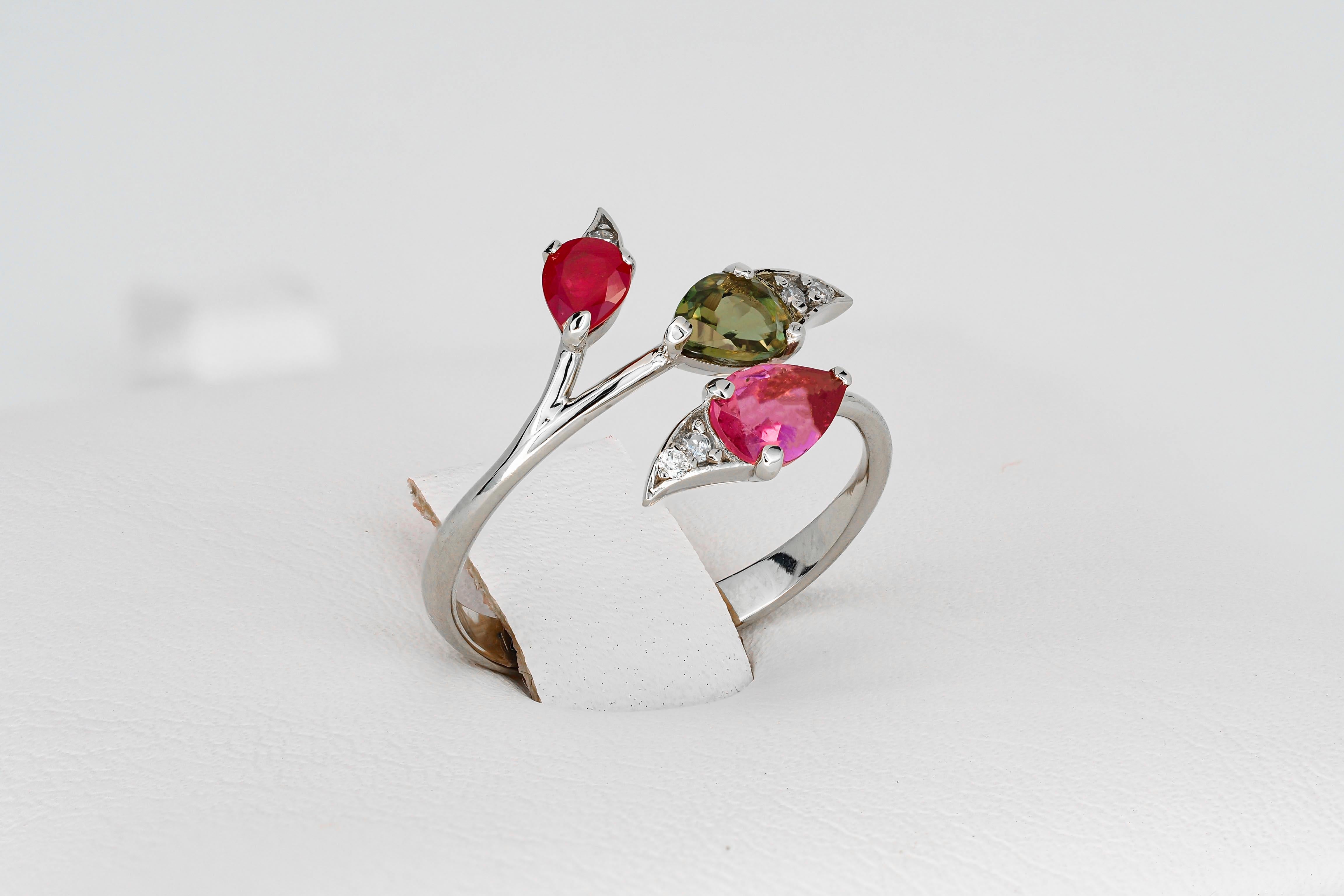 For Sale:  3 gemstone ring. Tourmalines and ruby gold ring. Multicolor gemstones ring. 7