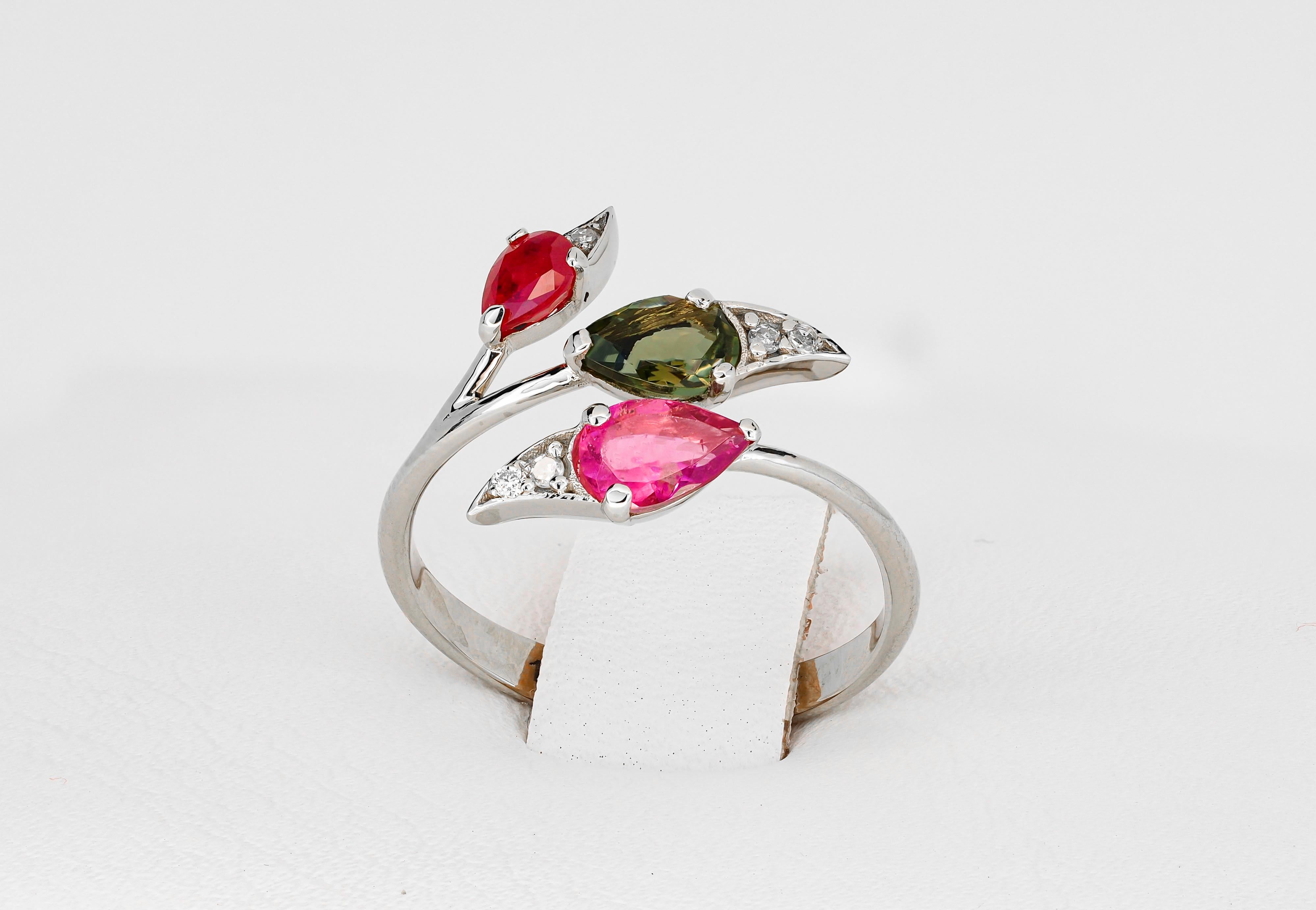 For Sale:  3 gemstone ring. Tourmalines and ruby gold ring. Multicolor gemstones ring. 8