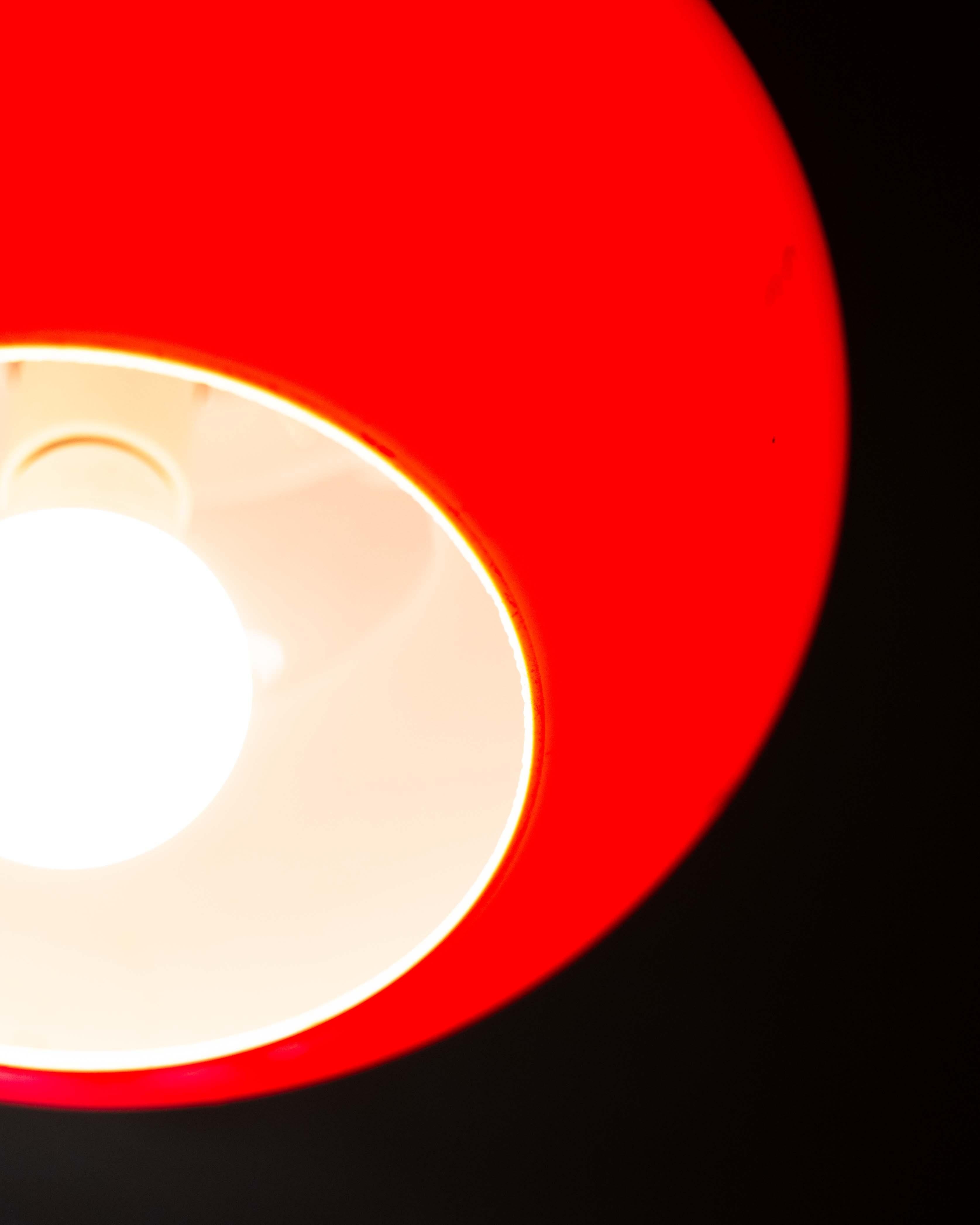 Milieu du XXe siècle 3 Luminaires suspendus en verre en vente