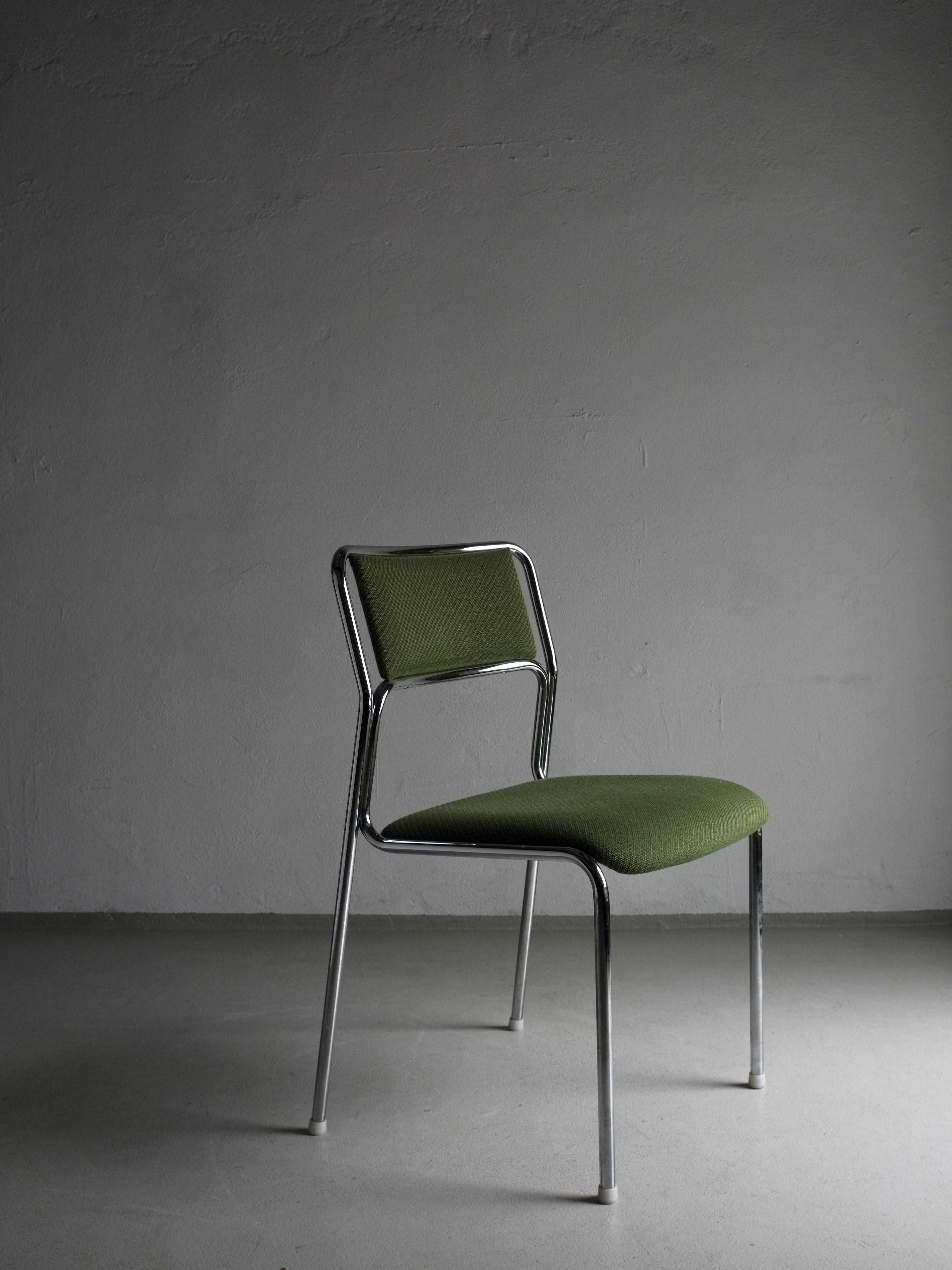 Scandinavian Modern 3 Green Tubular Steel Stacking Chairs, Sweden 1970s For Sale