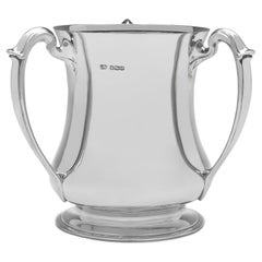 Coupe à vin de Henry Atkin en argent sterling à 3 poignées, fabriquée en 1925