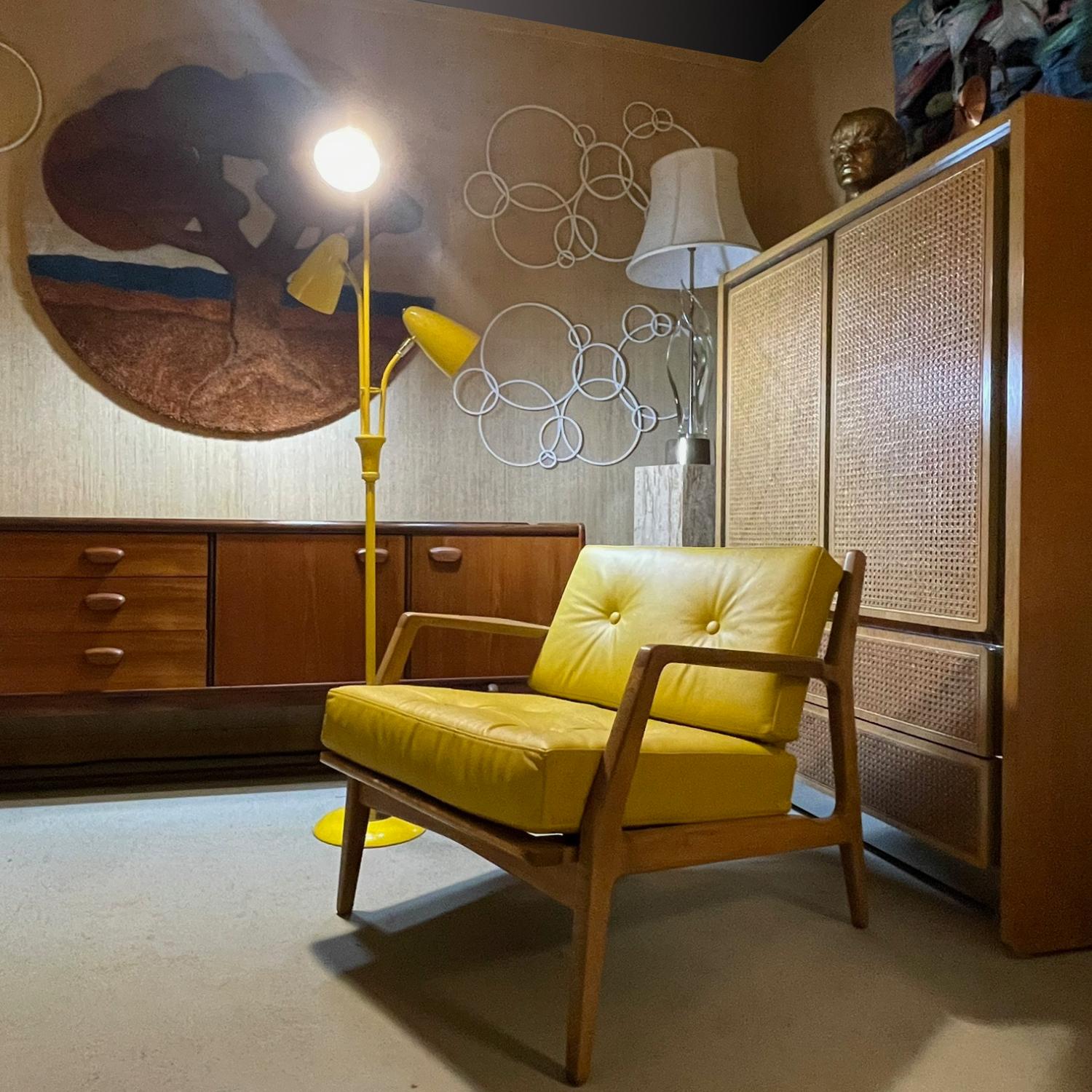 Américain Lampadaire jaune à 3 têtes réglable de style Gerald Thurston, mi-siècle moderne