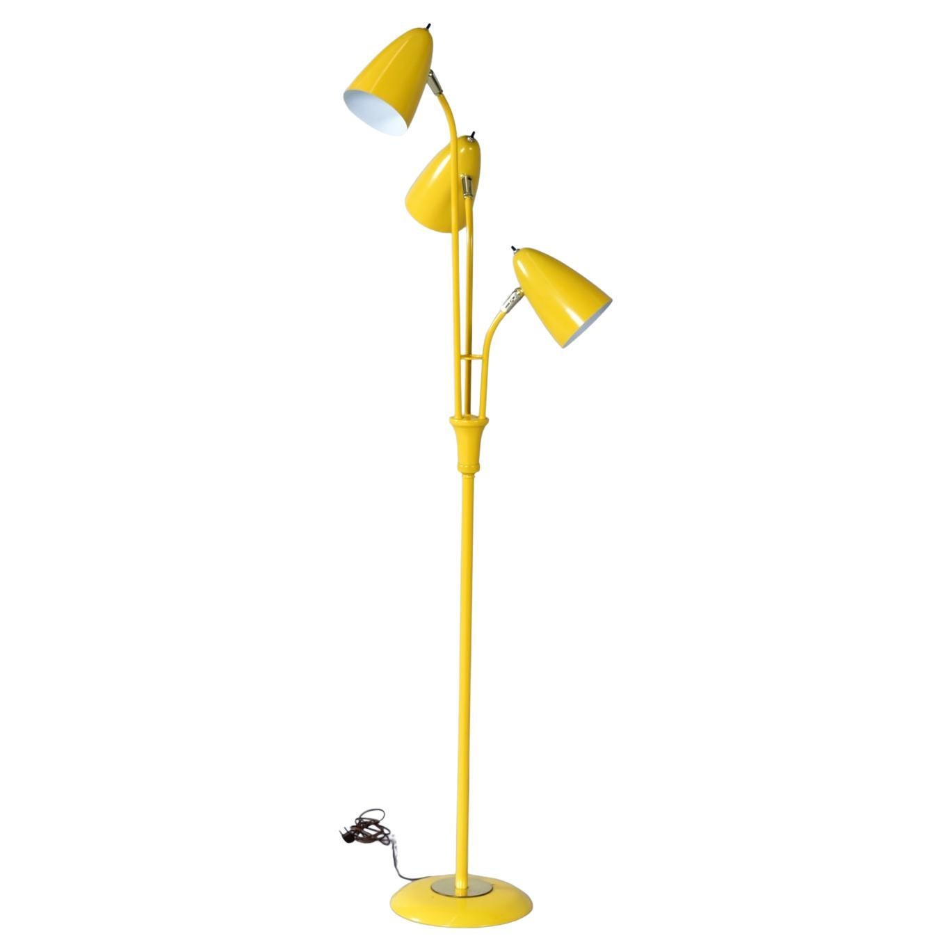 Émaillé Lampadaire jaune à 3 têtes réglable de style Gerald Thurston, mi-siècle moderne