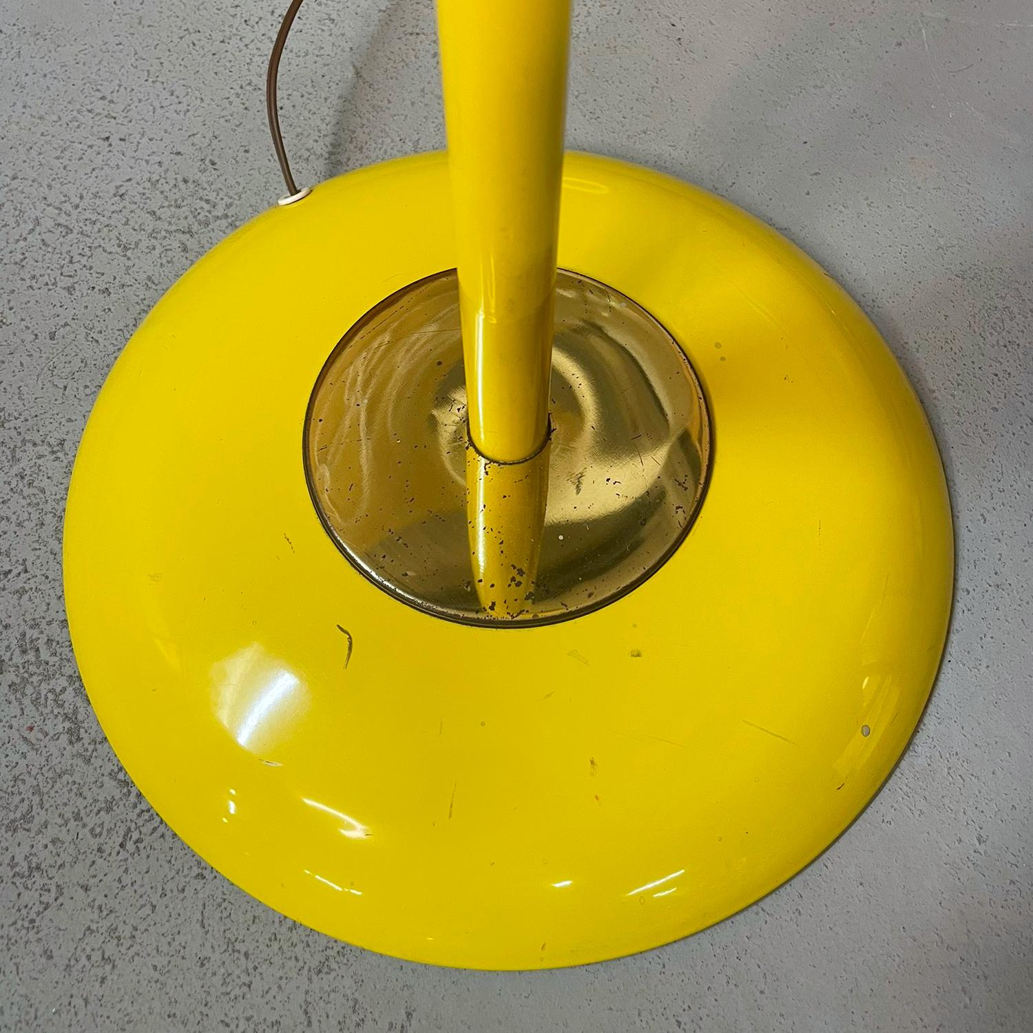 Lampadaire jaune à 3 têtes réglable de style Gerald Thurston, mi-siècle moderne 1