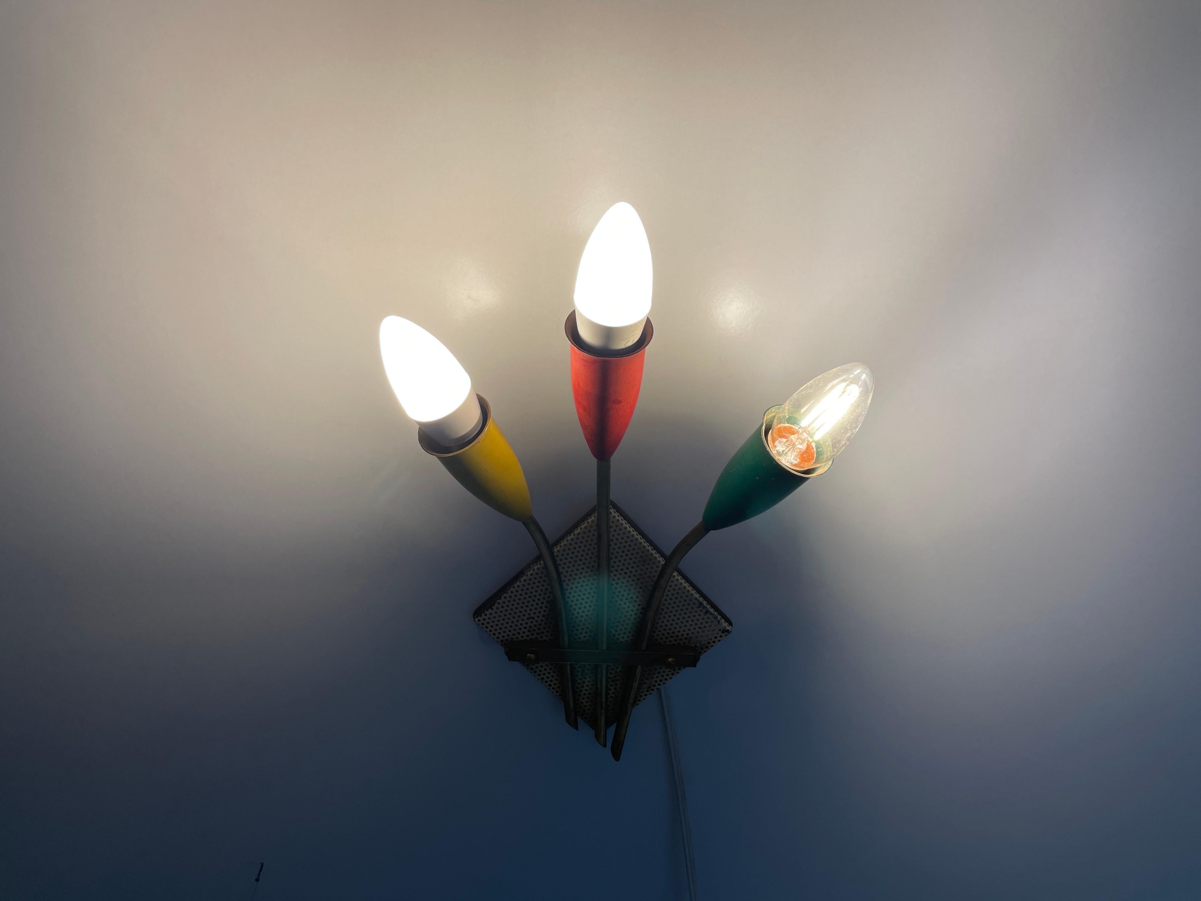 Lampada da parete Sputnik a 3 teste, giallo, rosso e verde, anni '50, Francia in vendita 5