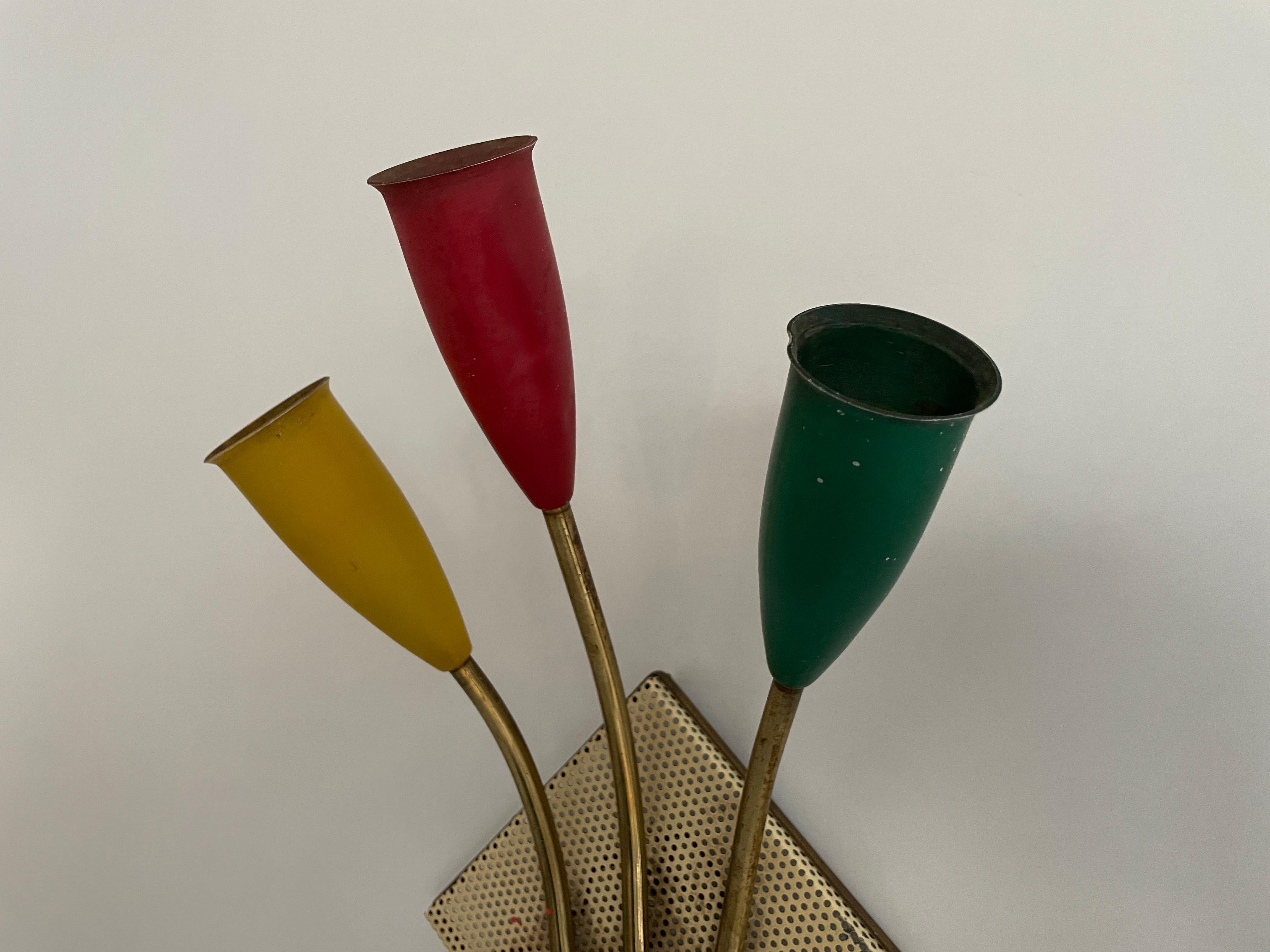 Lampada da parete Sputnik a 3 teste, giallo, rosso e verde, anni '50, Francia In condizioni buone in vendita a Hagenbach, DE