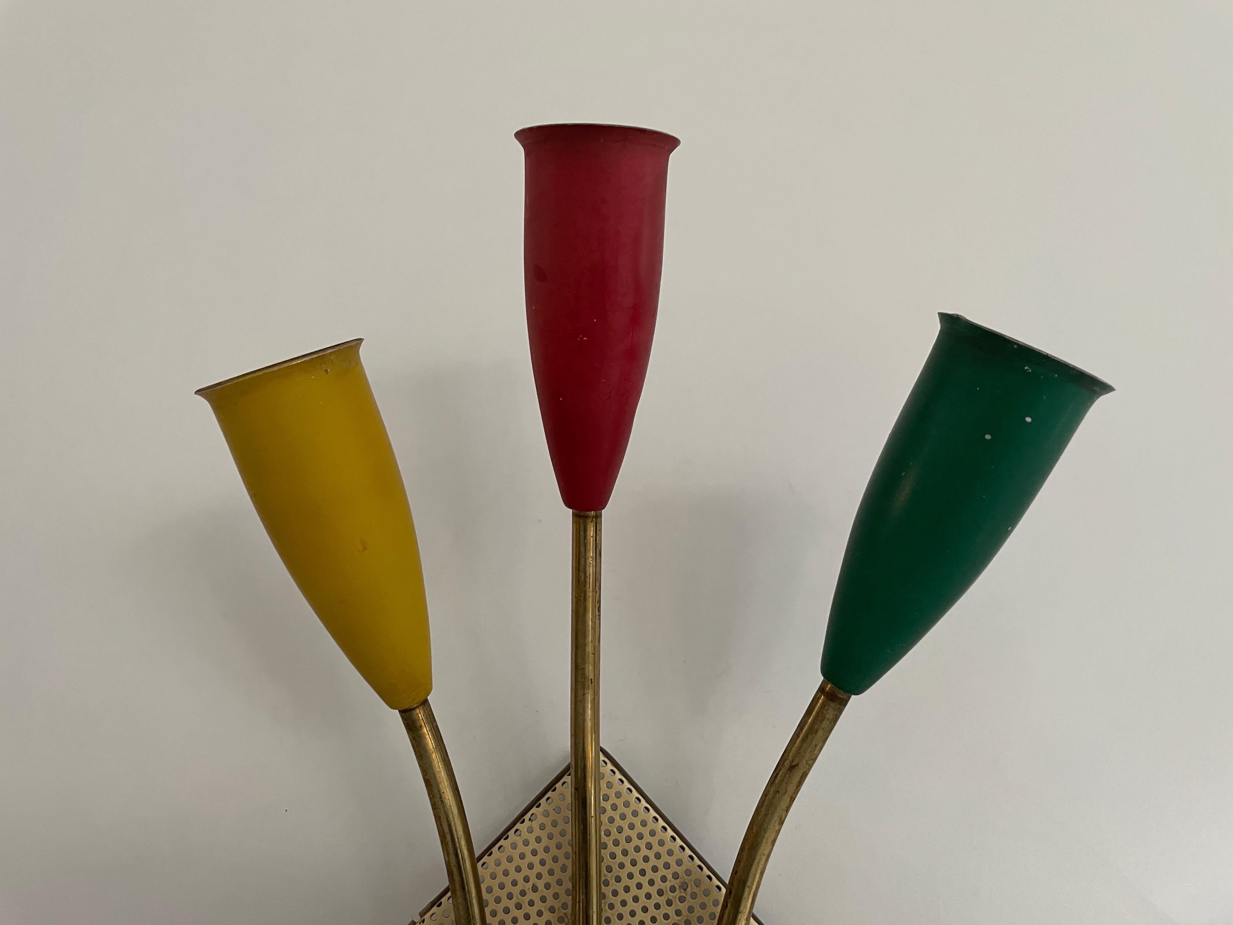Metallo Lampada da parete Sputnik a 3 teste, giallo, rosso e verde, anni '50, Francia in vendita