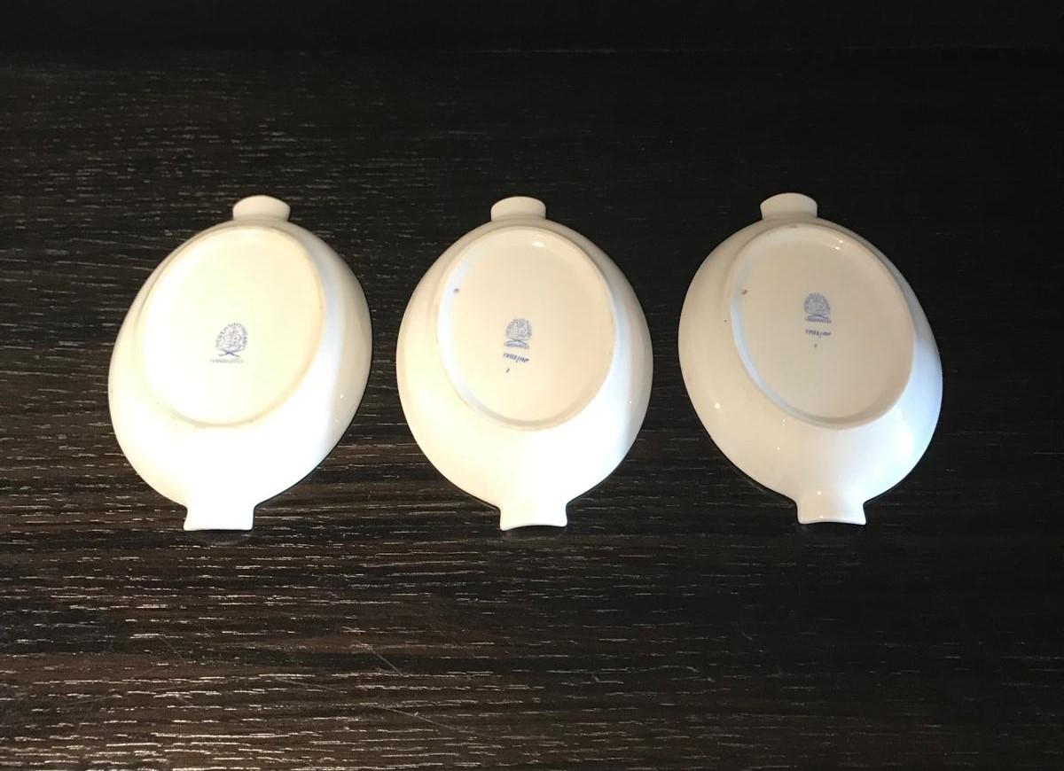 3 Platos de porcelana Herend de Hungría, motivo Apponyi en frambuesa y oro de 24 ct Húngaro en venta