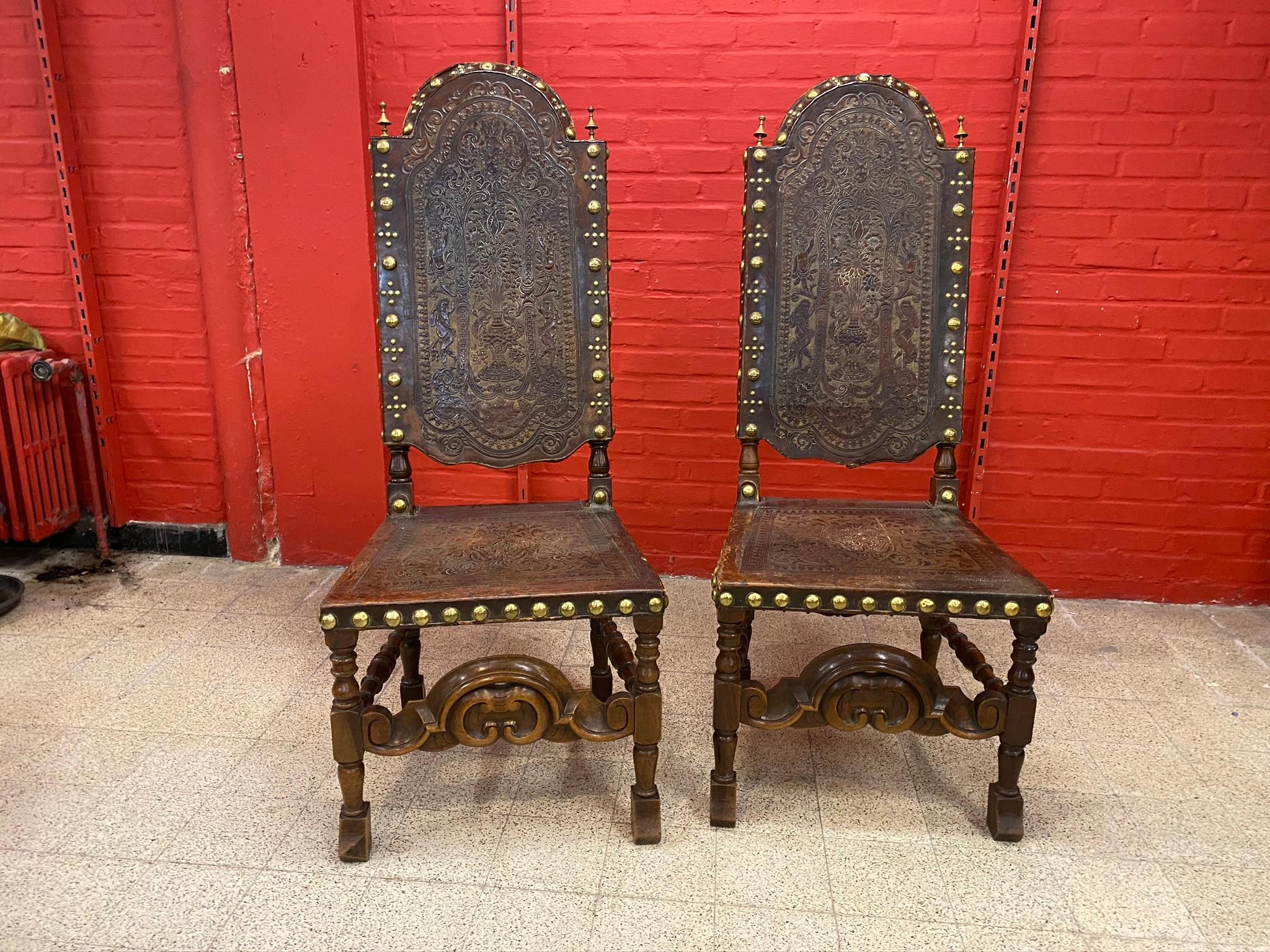 3 chaises à haut dossier, garniture en cuir Cordoba avec décor amérindien, Espagne Bon état - En vente à Saint-Ouen, FR