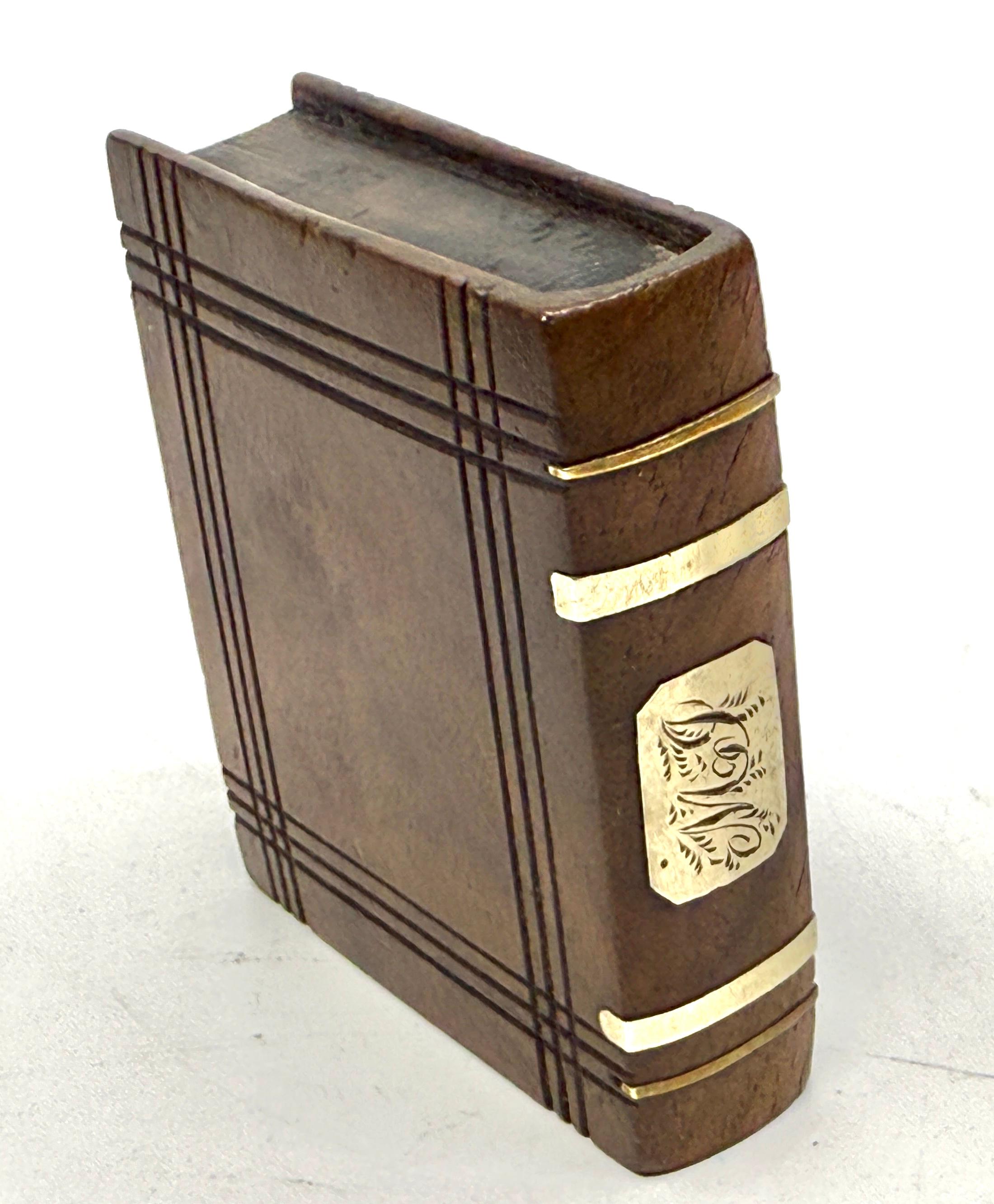 3 Horn, Wood and Silver Match Safes or Trinket Boxes For Sale 7